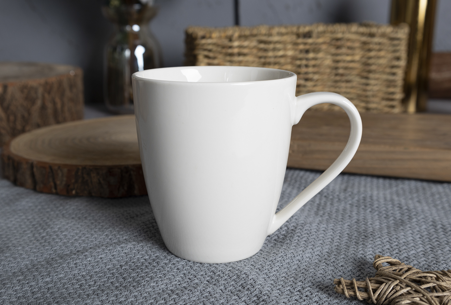 CHANGSHA HAPPY GO Elegant Moonlight Series White Bone China Tea and Dinnerware Set with Soft Gloss for Luxury Home and Restaurant Use |happygodinnerware.com