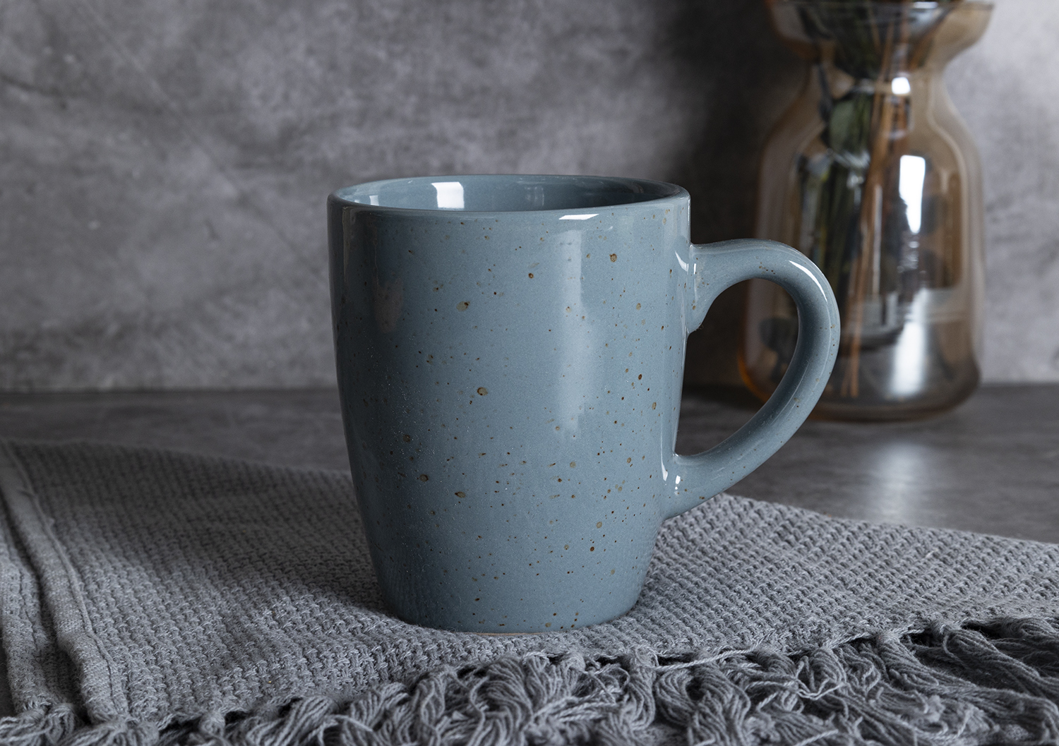 CHANGSHA HAPPY GO Mistlake Matte Glaze Stoneware Set – Minimalist Blue-Grey Ceramic Plates, Bowls and Mugs with Speckled Finish|happygodinnerware.com