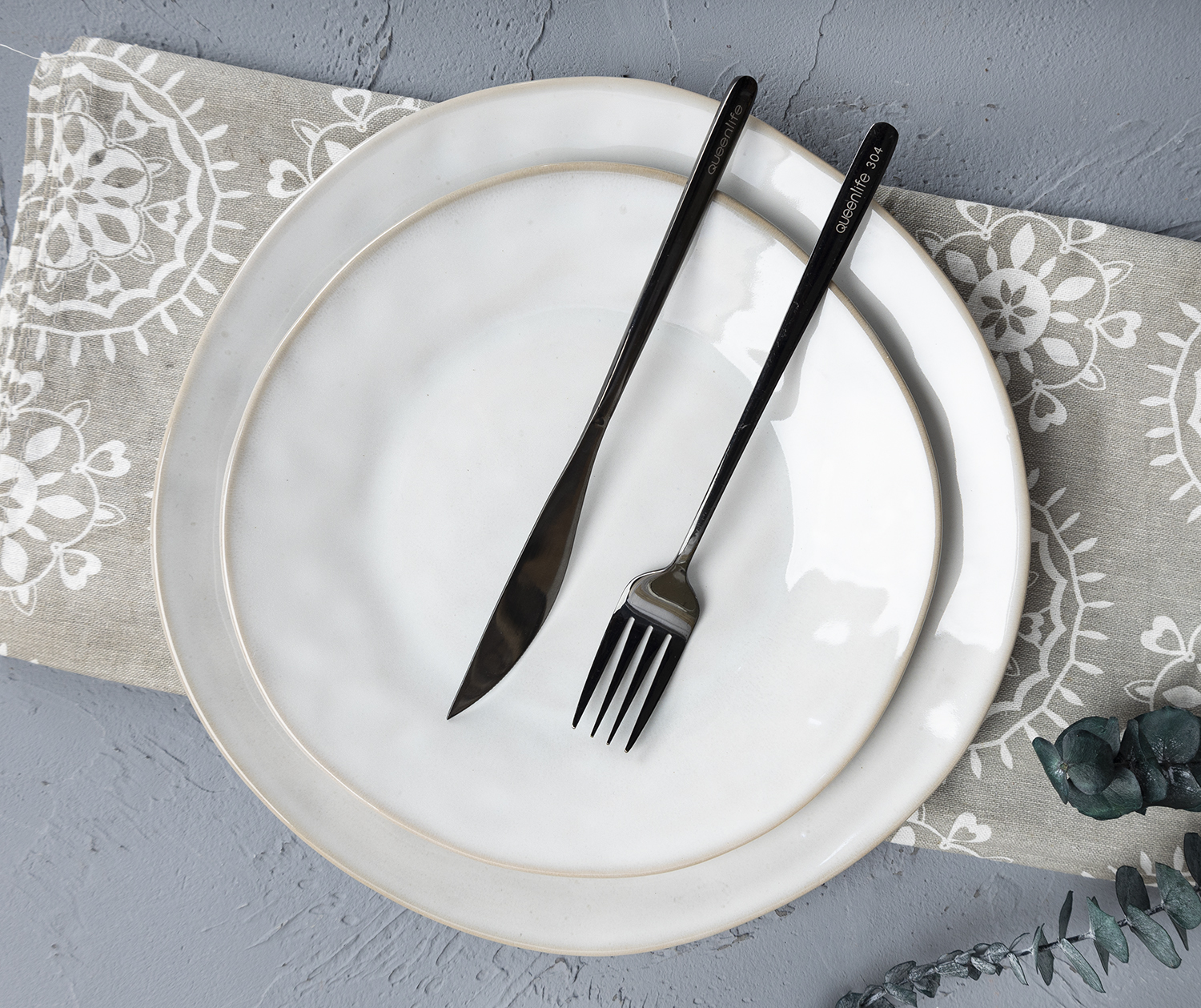 CHANGSHA HAPPY GO  Handcrafted Stoneware Dinnerware Set with Embossed Reactive Glaze in Natural Pastel Tones|happygodinnerware.com