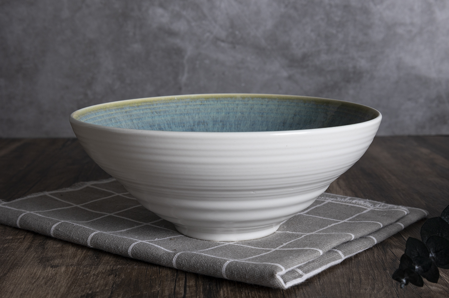 ​CHANGSHA HAPPY GO  Vintage Reactive Glaze Multi-Color Stoneware Dinner Set with Faded Ombre Effect |happygodinnerware.com