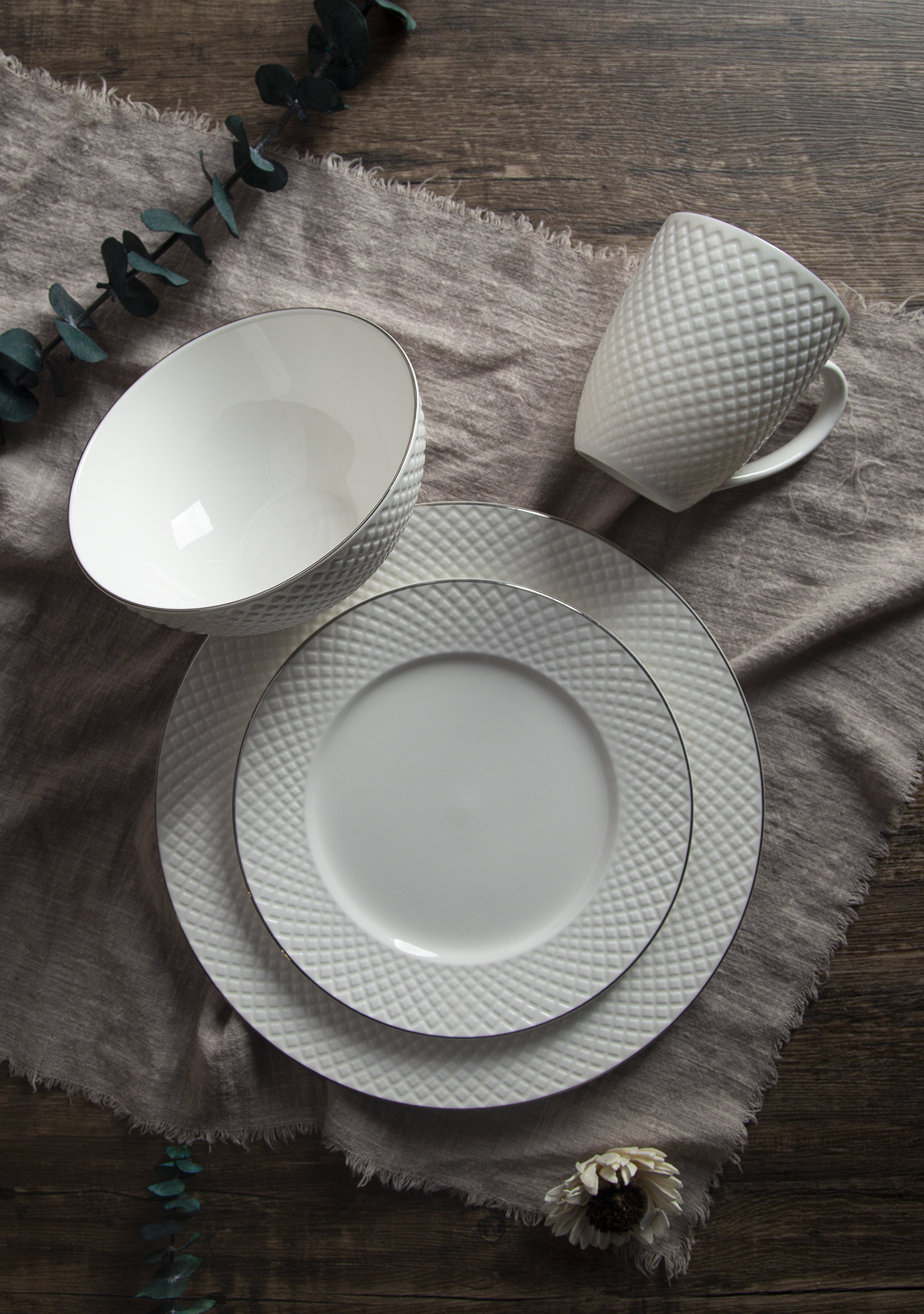 CHANGSHA HAPPY GO Embossed Diamond 16PCS Dinner Set for Gift Dishes and Tableware Set with Platinum Rim, Assorted Dishes Dinnerware Set|happygodinnerware.com