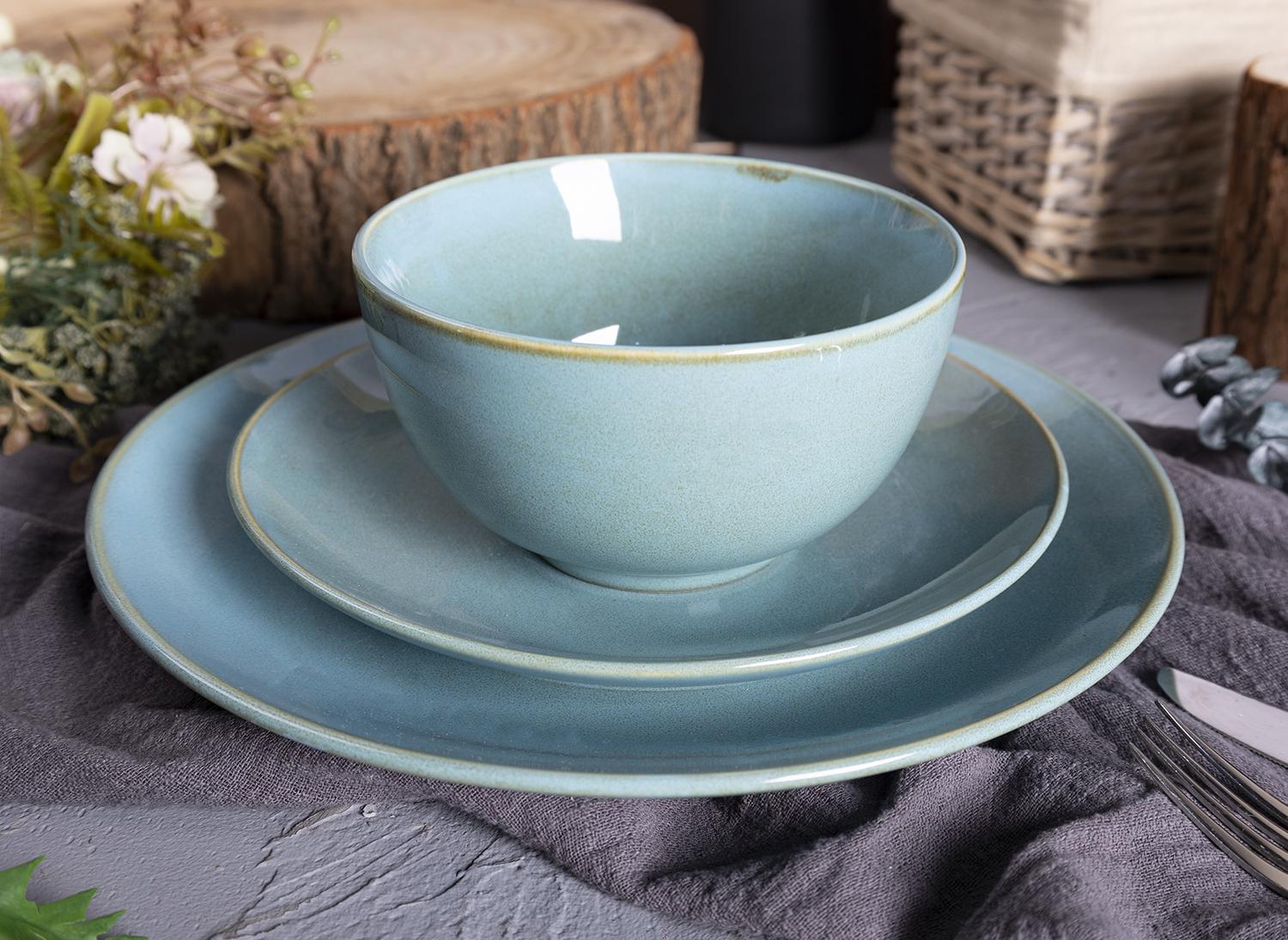 CHANGSHA HAPPY GO Reactive Glaze Stoneware Dining Set in Sky Teal and Dune Beige with Nature-Inspired Tonal Contrast |happygodinnerware.com