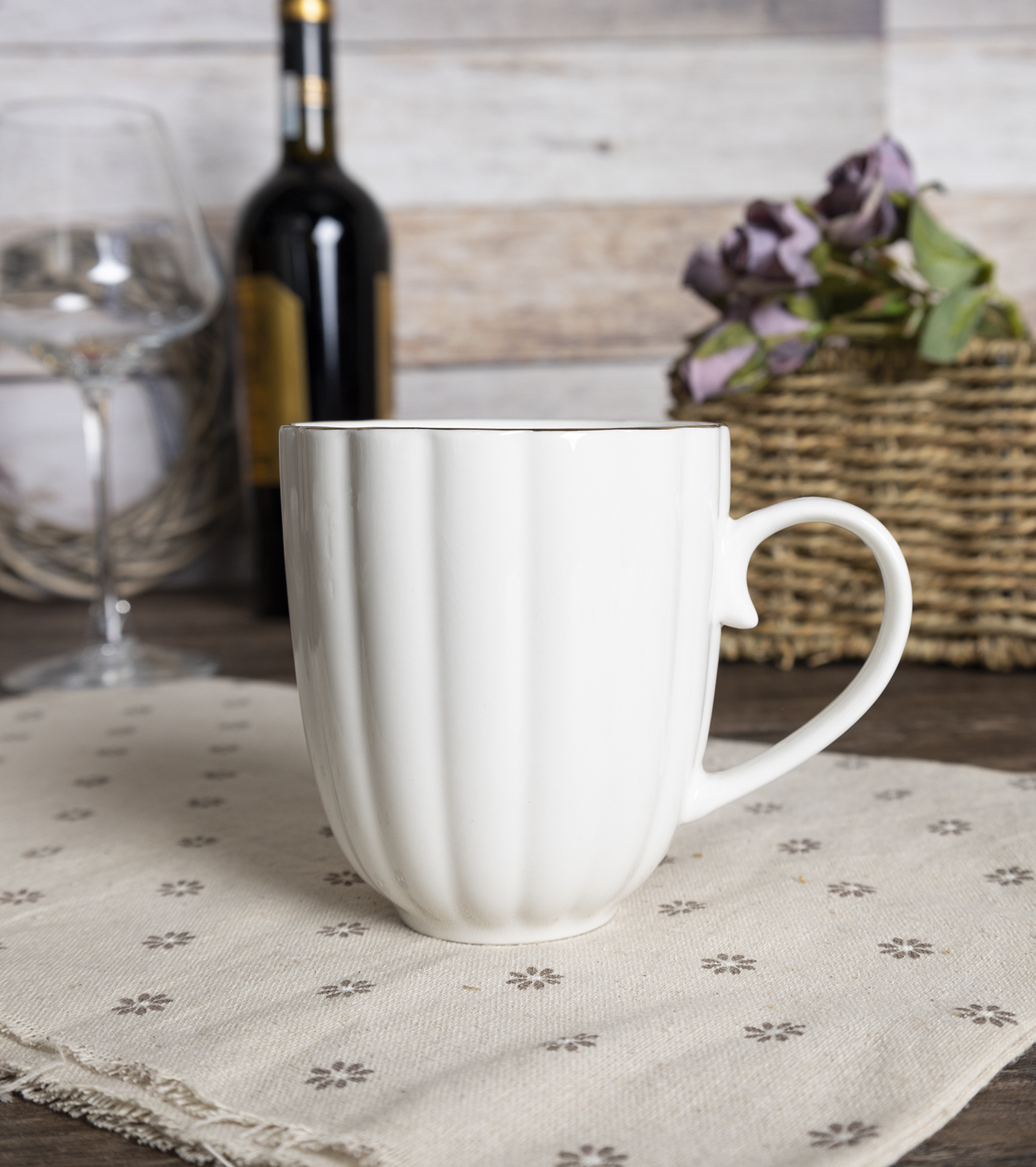 CHANGSHA HAPPY GO Elegant Gold Rim Scalloped White Porcelain Dinnerware Set – Premium Embossed Tableware for Classic Dining |happygodinnerware.com