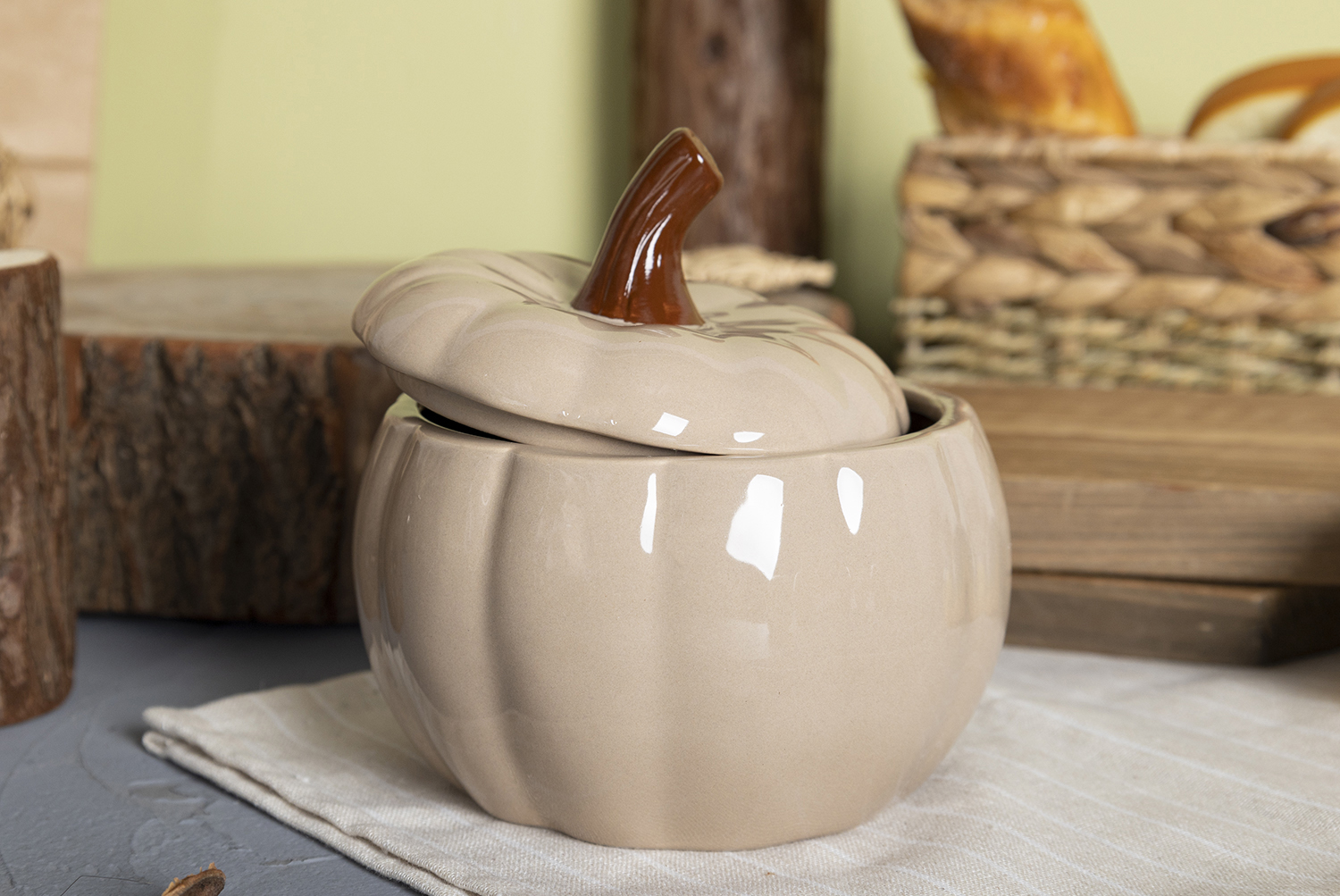 CHANGSHA HAPPY GO Colorful Glazed Embossed Ceramic Pumpkin Jar Collection – Autumn Candy Dish Set in Green, Brown, Orange and Cream |happygodinnerware.com
