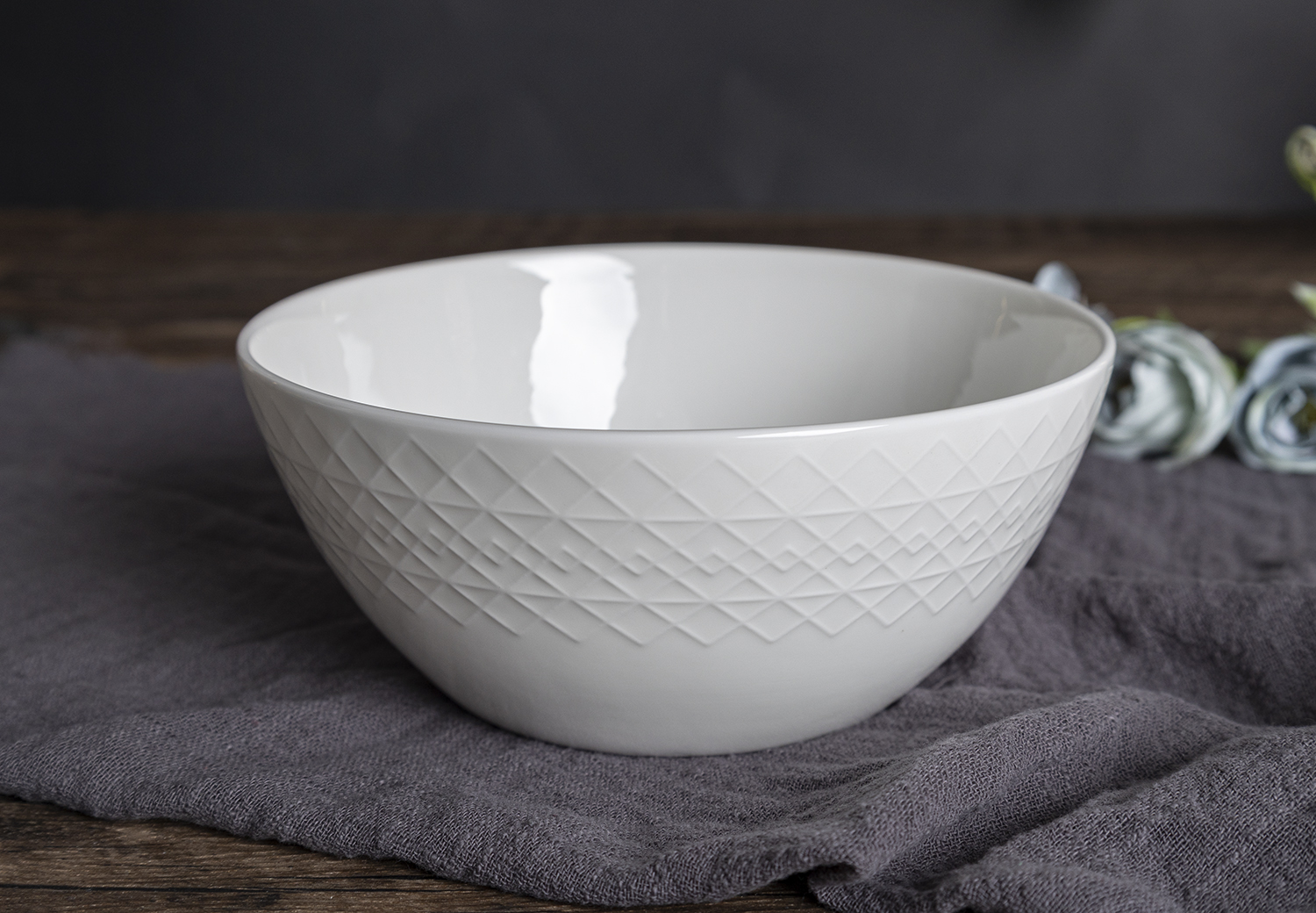 CHANGSHA HAPPY GO Diamond-Pattern Embossed Bone China Dinner Set with Glossy Finish for Luxury Kitchen and Restaurant Use |happygodinnerware.com