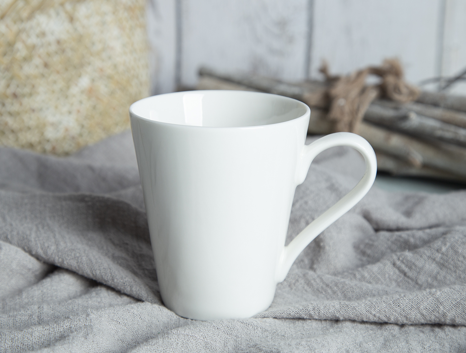 CHANGSHA HAPPY GO Classic White Bone China Footed Cup & Saucer |happygodinnerware.com