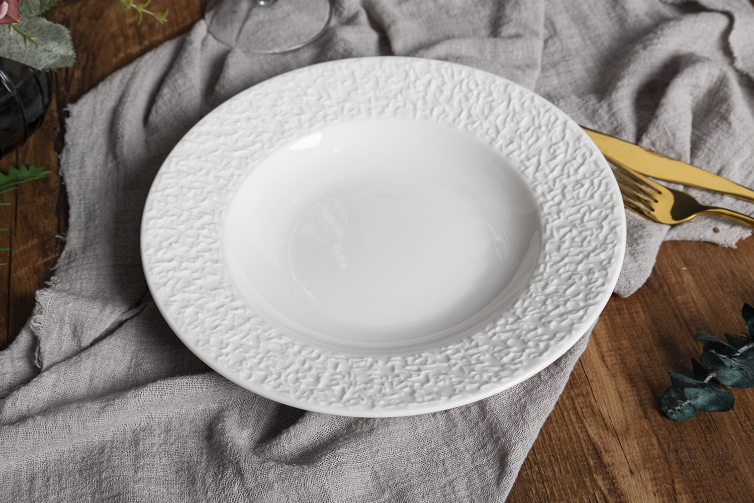 CHANGSHA HAPPY GO Woven Texture Embossed Bone China Dinnerware |happygodinnerware.com