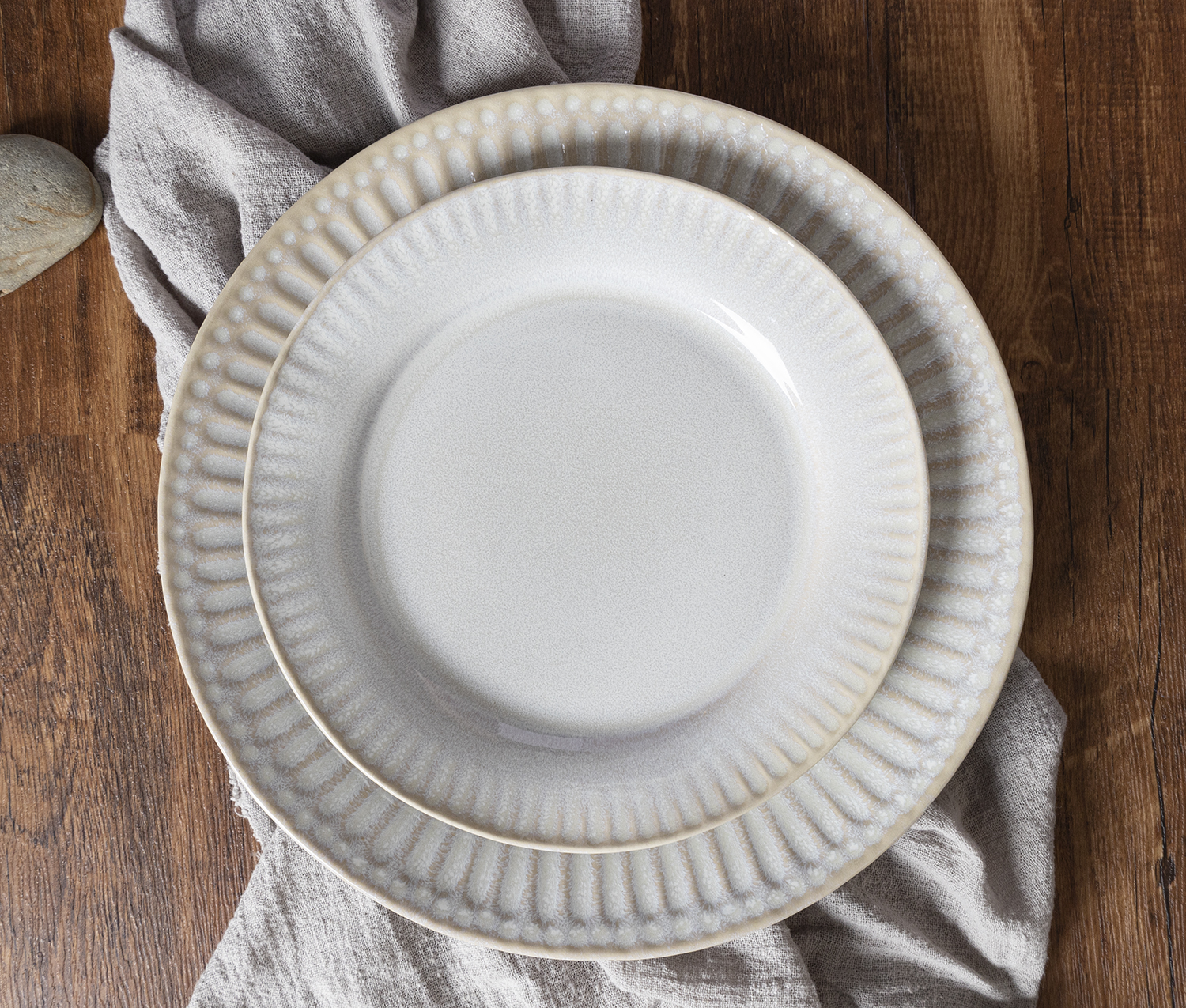 CHANGSHA HAPPY GO Elegant Textured Stoneware Collection with Reactive Glaze |happygodinnerware.com