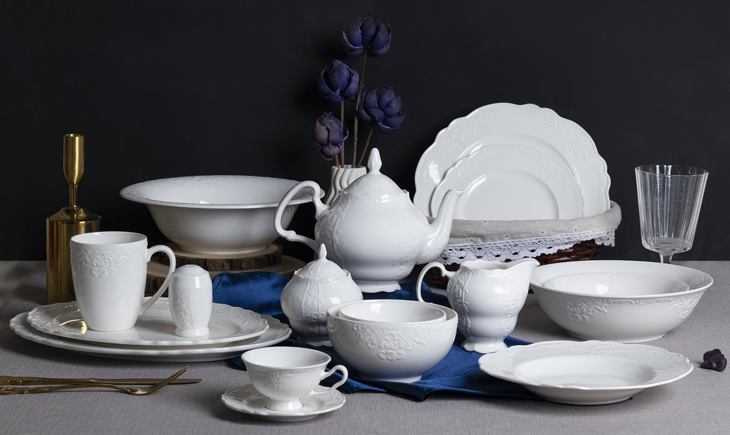 CHANGSHA HAPPY GO  Royal Vintage Embossed White Bone China Dinner Set – Full Tableware Collection for Elegant Dining  |happygodinnerware.com