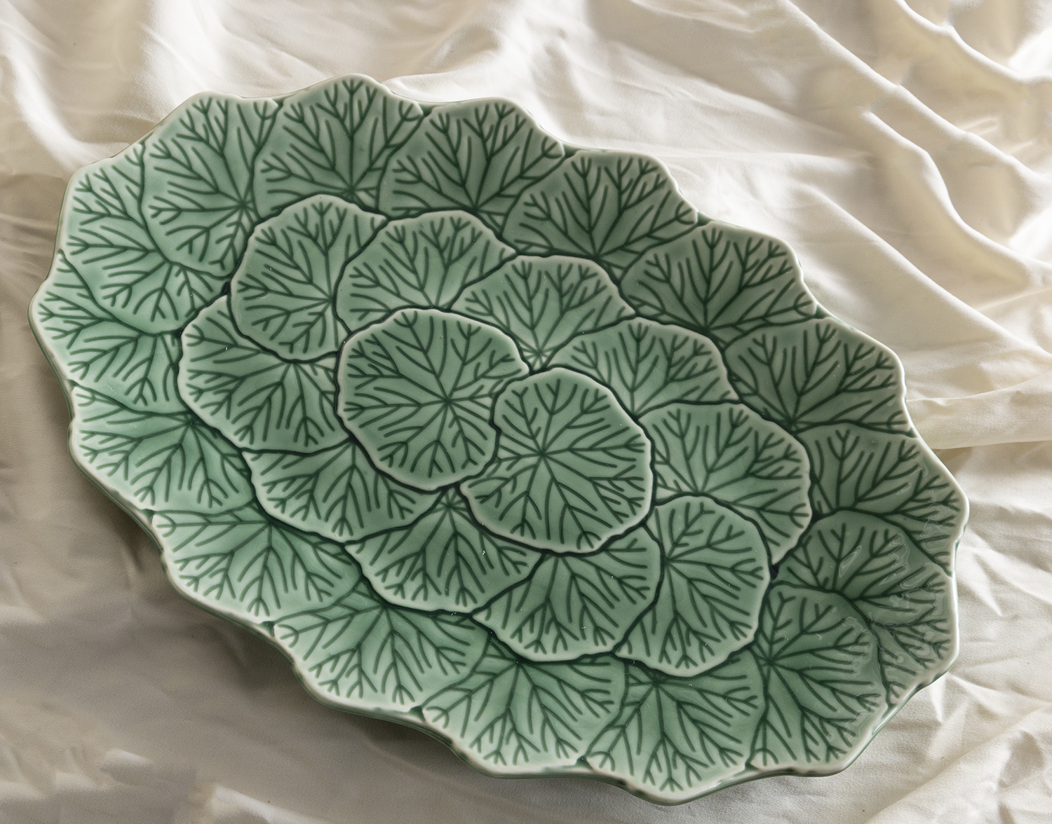 CHANGSHA HAPPY GO Rustic Botanical Leaf Embossed Stoneware Dinnerware Set with Floral and Cabbage Pattern Bowls and Plates |happygodinnerware.com