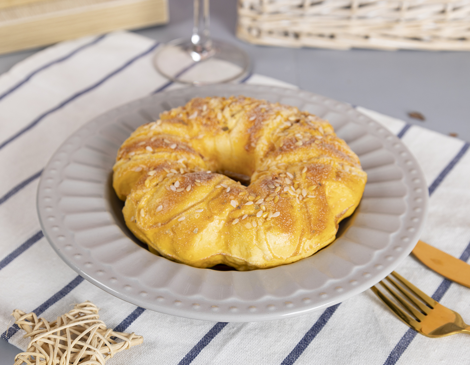 CHANGSHA HAPPY GO  Gray Embossed Stoneware British Afternoon Tea and Dinnerware Set with Minimalist Design  |happygodinnerware.com