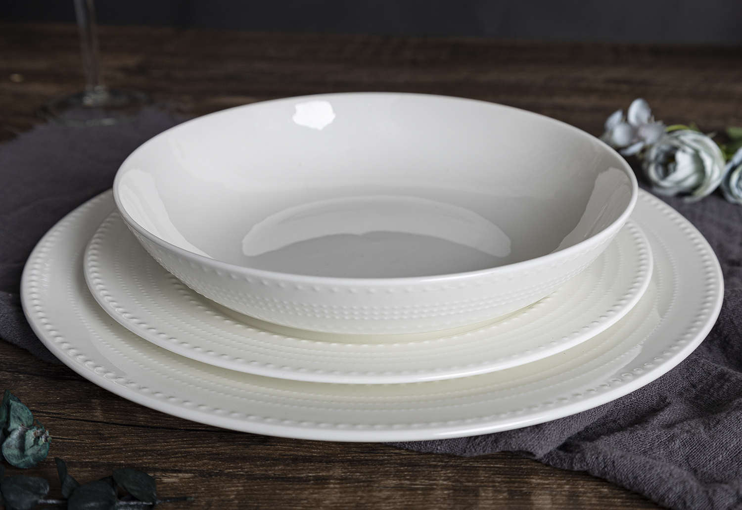CHANGSHA HAPPY GO Minimalist Bone China Embossed Tableware Set with Delicate Dot Pattern for Modern Home Use |happygodinnerware.com