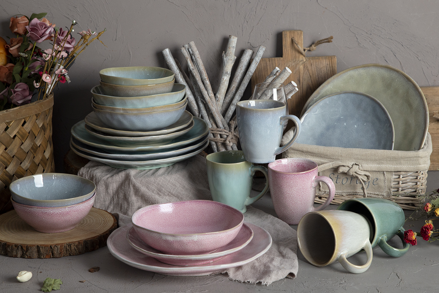 CHANGSHA HAPPY GO Irregular Shape Reactive Glaze Stoneware with Embossed Design |happygodinnerware.com