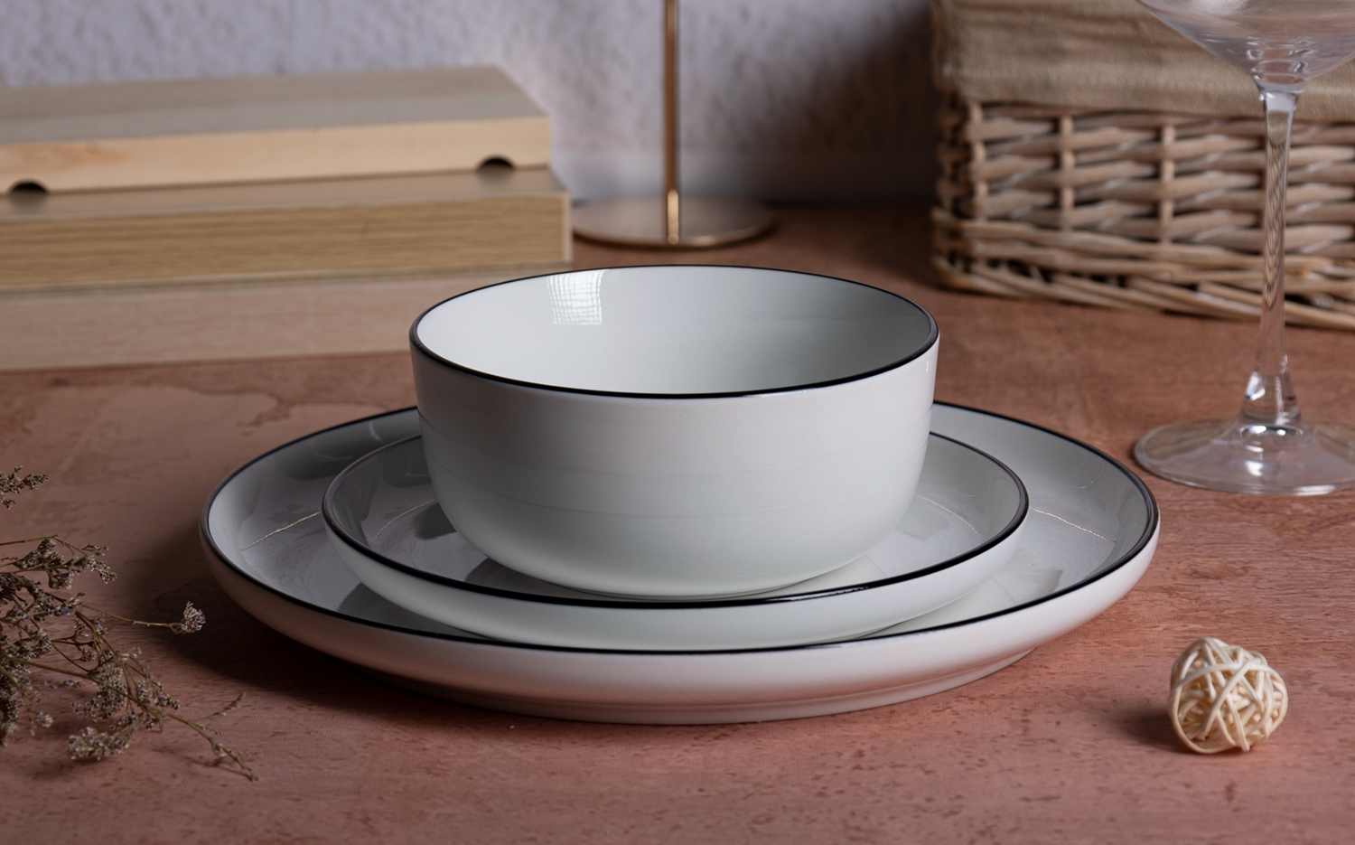 CHANGSHA HAPPY GO White Porcelain Colored Glaze Dinnerware Set | happygodinnerware.com
