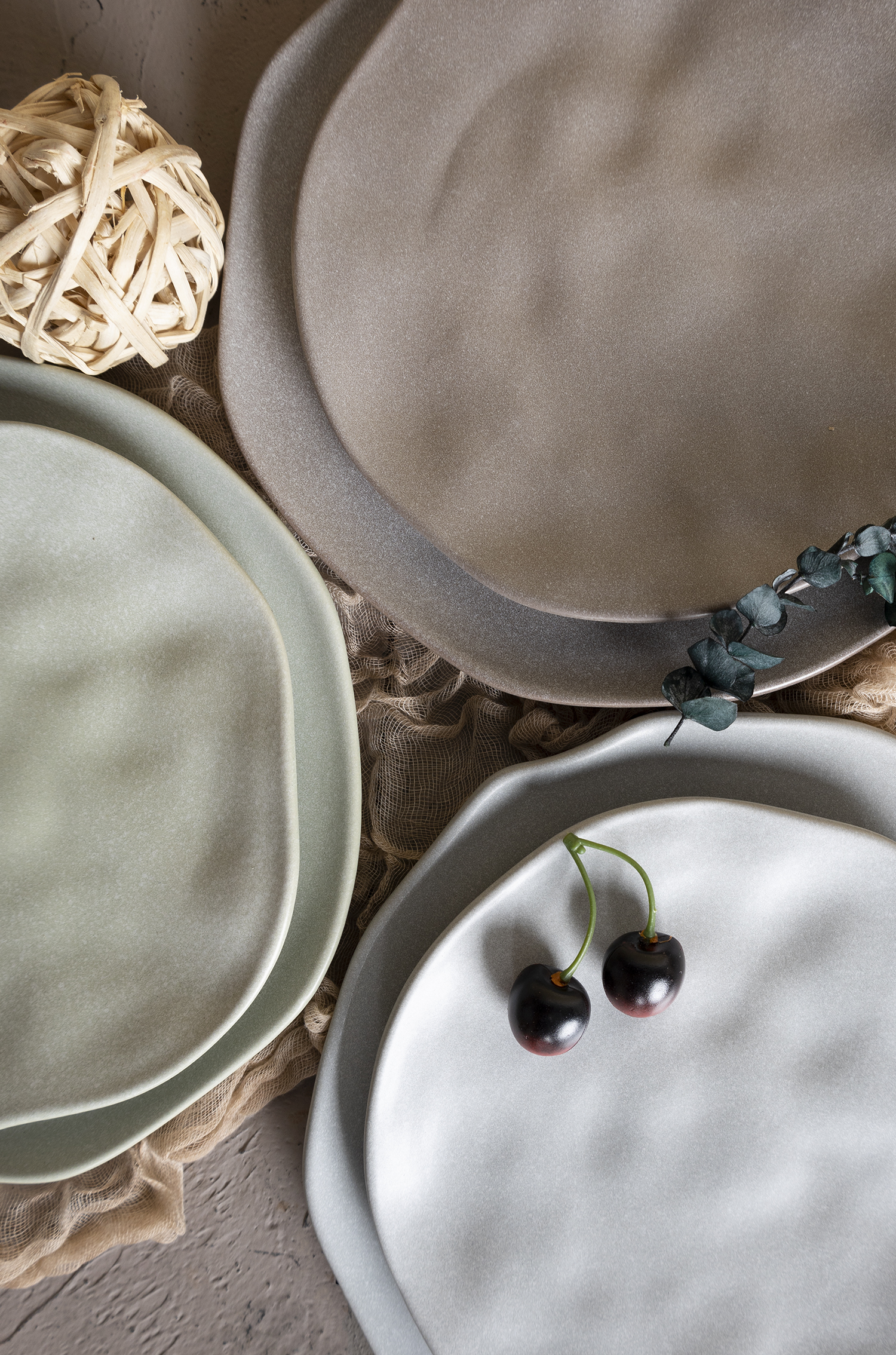 CHANGSHA HAPPY GO  Nordic Minimalist Matte Stoneware Dinnerware Set – Wabi-Sabi Aesthetic with Organic Handmade Texture |happygodinnerware.com
