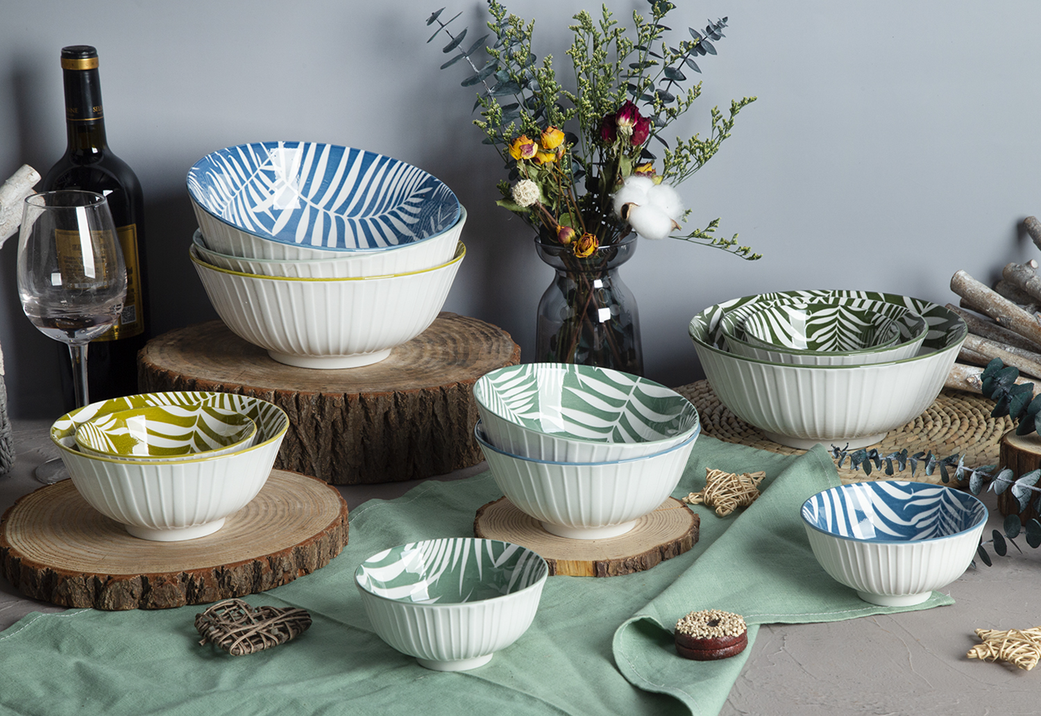 CHANGSHA HAPPY GO White Porcelain Vertical Stripes Embossed Bowls with Leaf Pattern Interiors | happygodinnerware.com