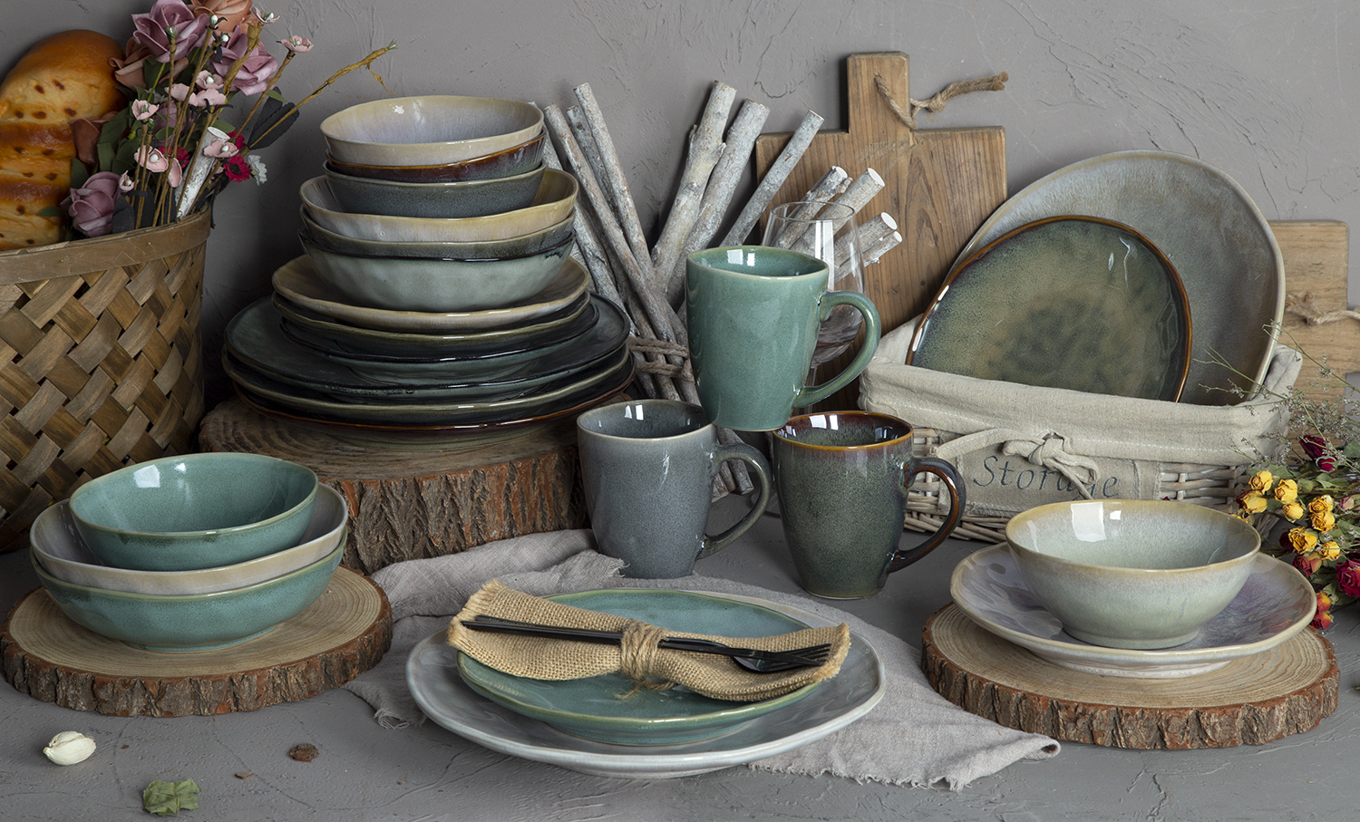 CHANGSHA HAPPY GO Irregular Shape Reactive Glaze Stoneware with Embossed Design |happygodinnerware.com