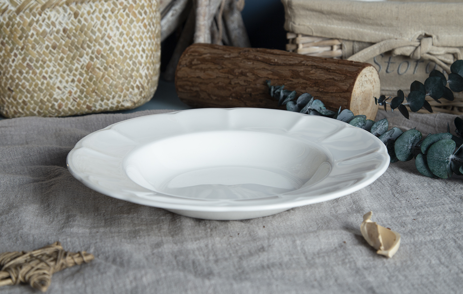 ​CHANGSHA HAPPY GO Elegant Embossed Bone China Tea Cup and Saucer Set |happygodinnerware.com