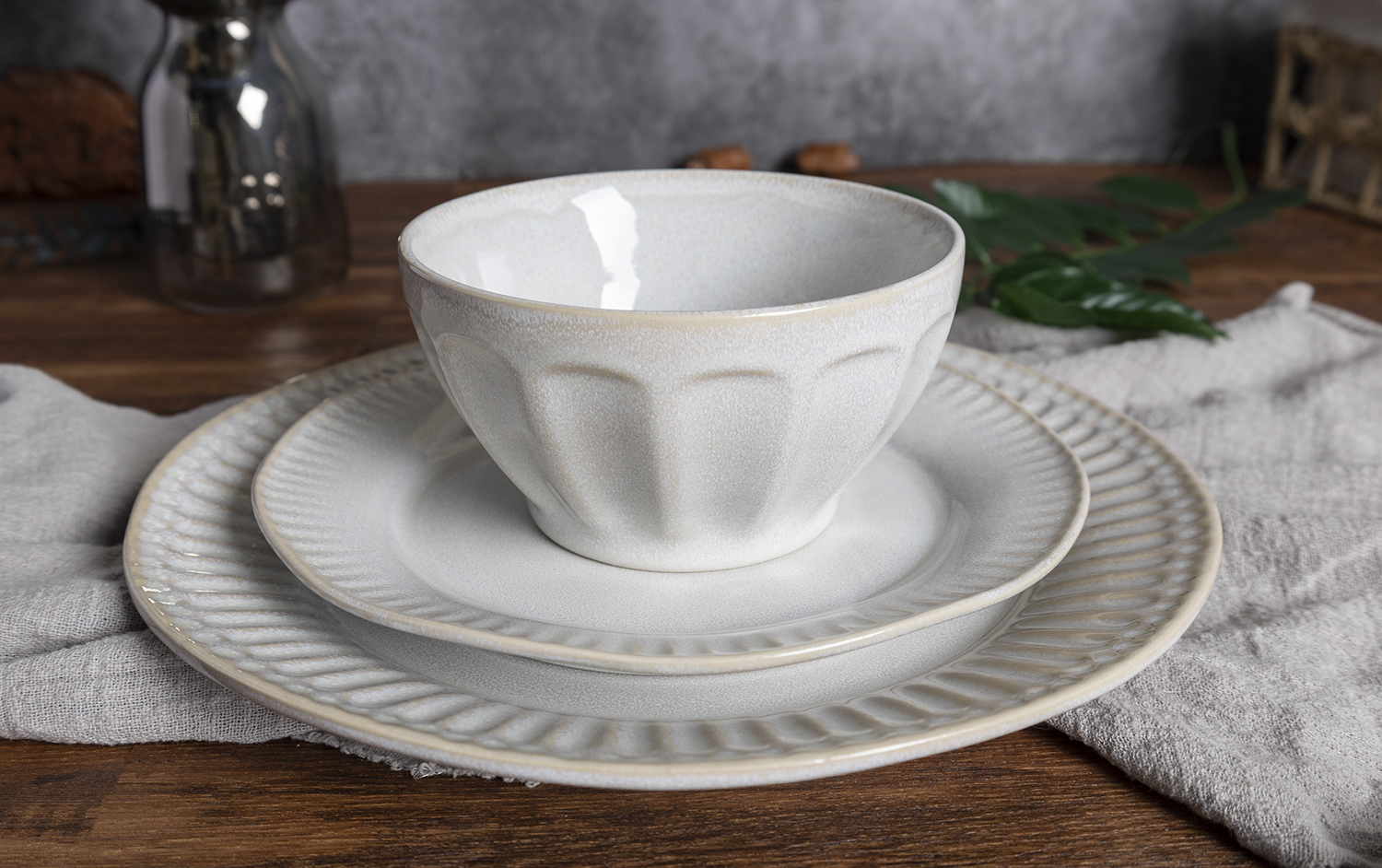 CHANGSHA HAPPY GO Elegant Textured Stoneware Collection with Reactive Glaze |happygodinnerware.com