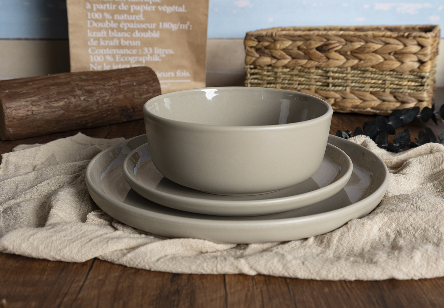 CHANGSHA HAPPY GO  Nordic-Inspired Solid Color Glazed Stoneware Tableware Set in Warm Neutral Shades |happygodinnerware.com