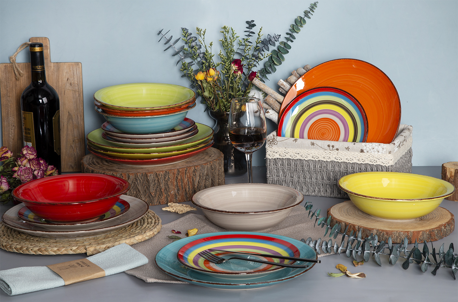 CHANGSHA HAPPY GO Hand-painted Stoneware Dinnerware with Bright Rainbow Design |happygodinnerware.com