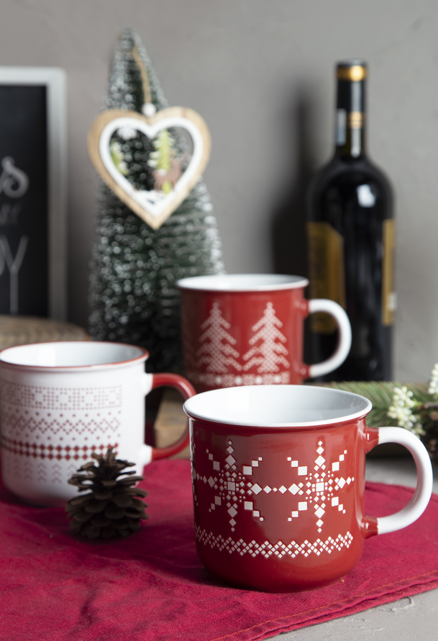 CHANGSHA HAPPY GO Christmas Stoneware Mugs with Under-Glaze Screen Print Designs | happygodinnerware.com
