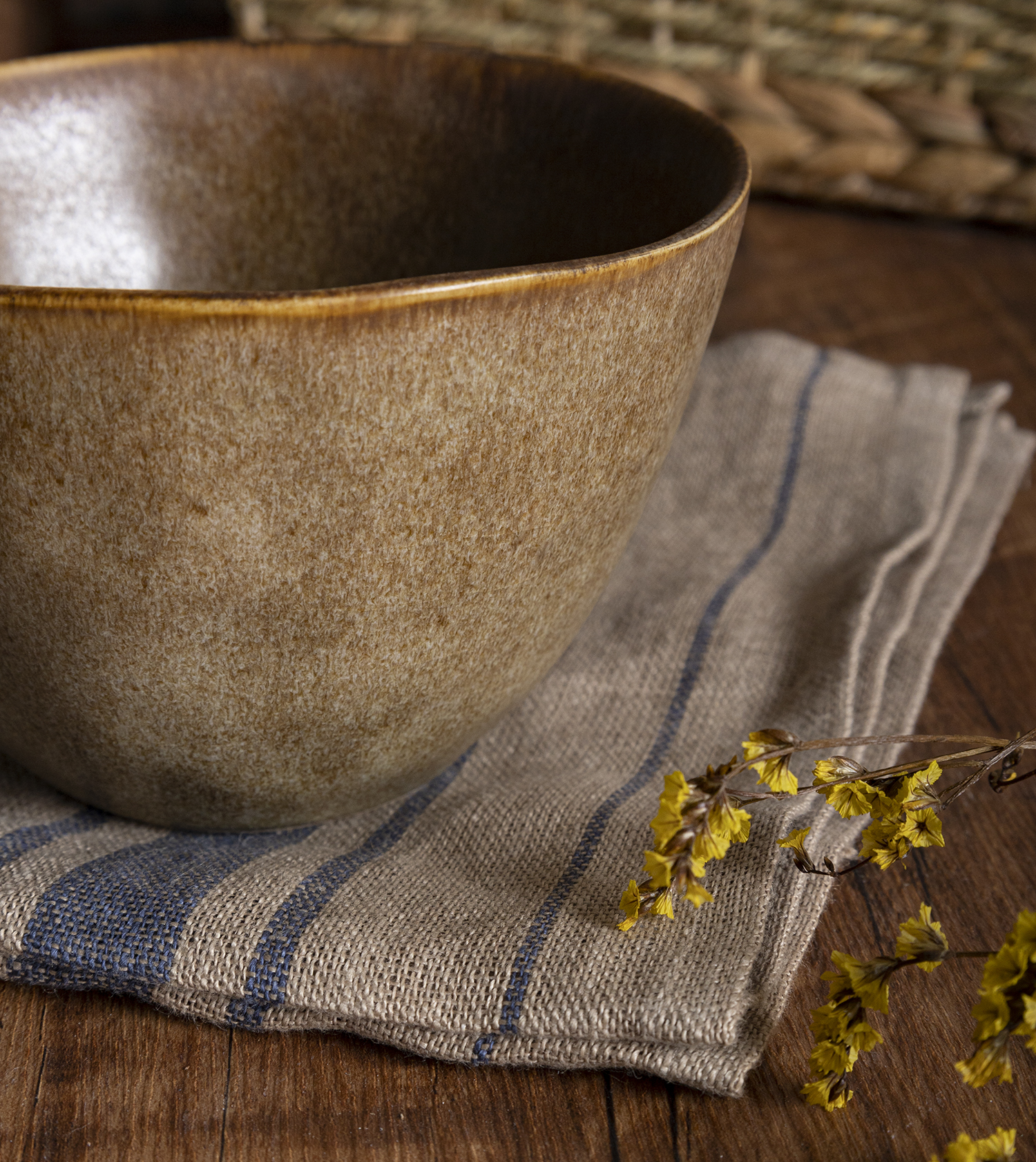 CHANGSHA HAPPY GO  Vintage Forest Style Reactive Glaze Stoneware Mixed Dinnerware Set with Earthy Tones  |happygodinnerware.com