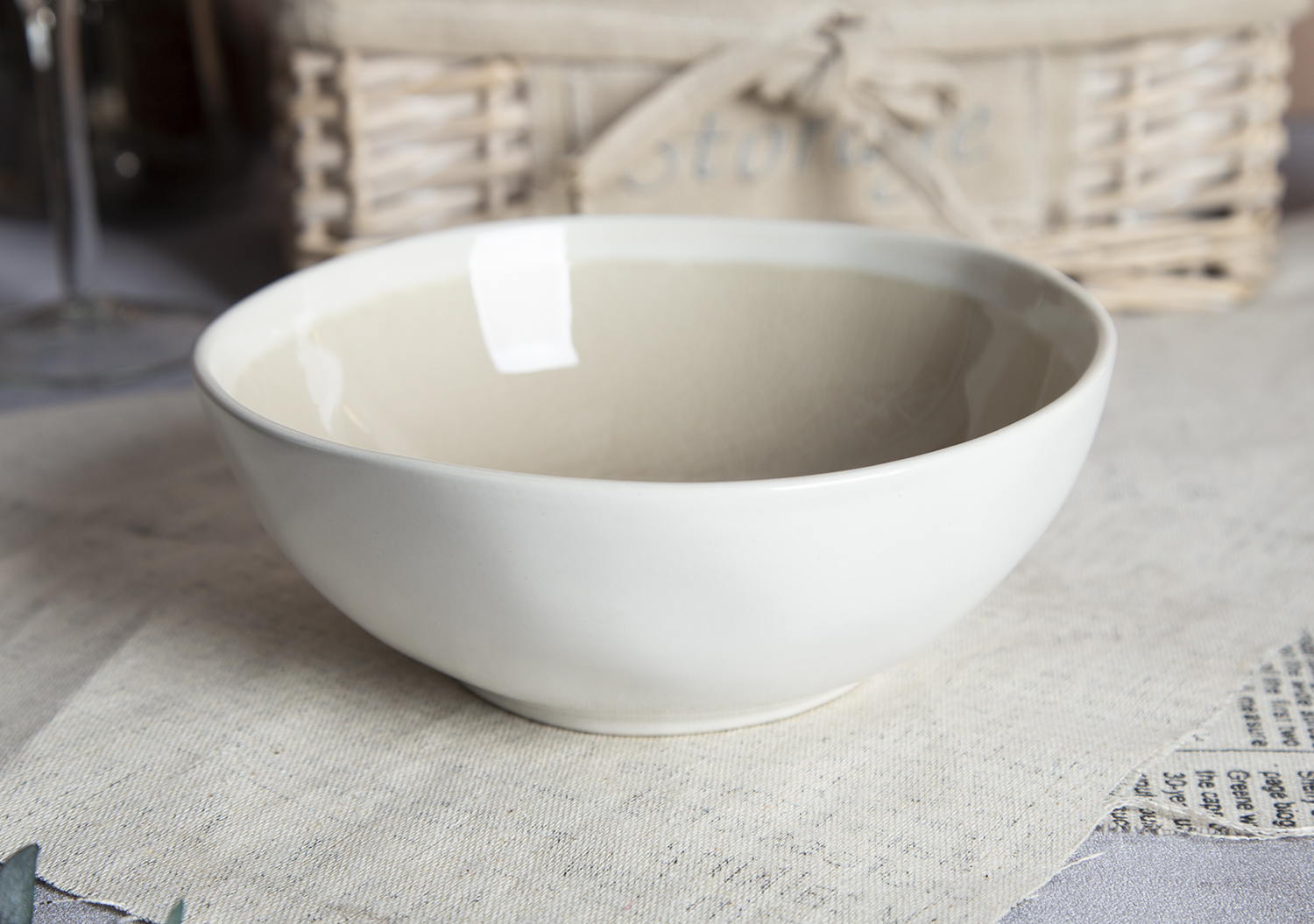 CHANGSHA HAPPY GO Elegant Reactive Glaze Ceramic Tableware with Embossed Design | happygodinnerware.com