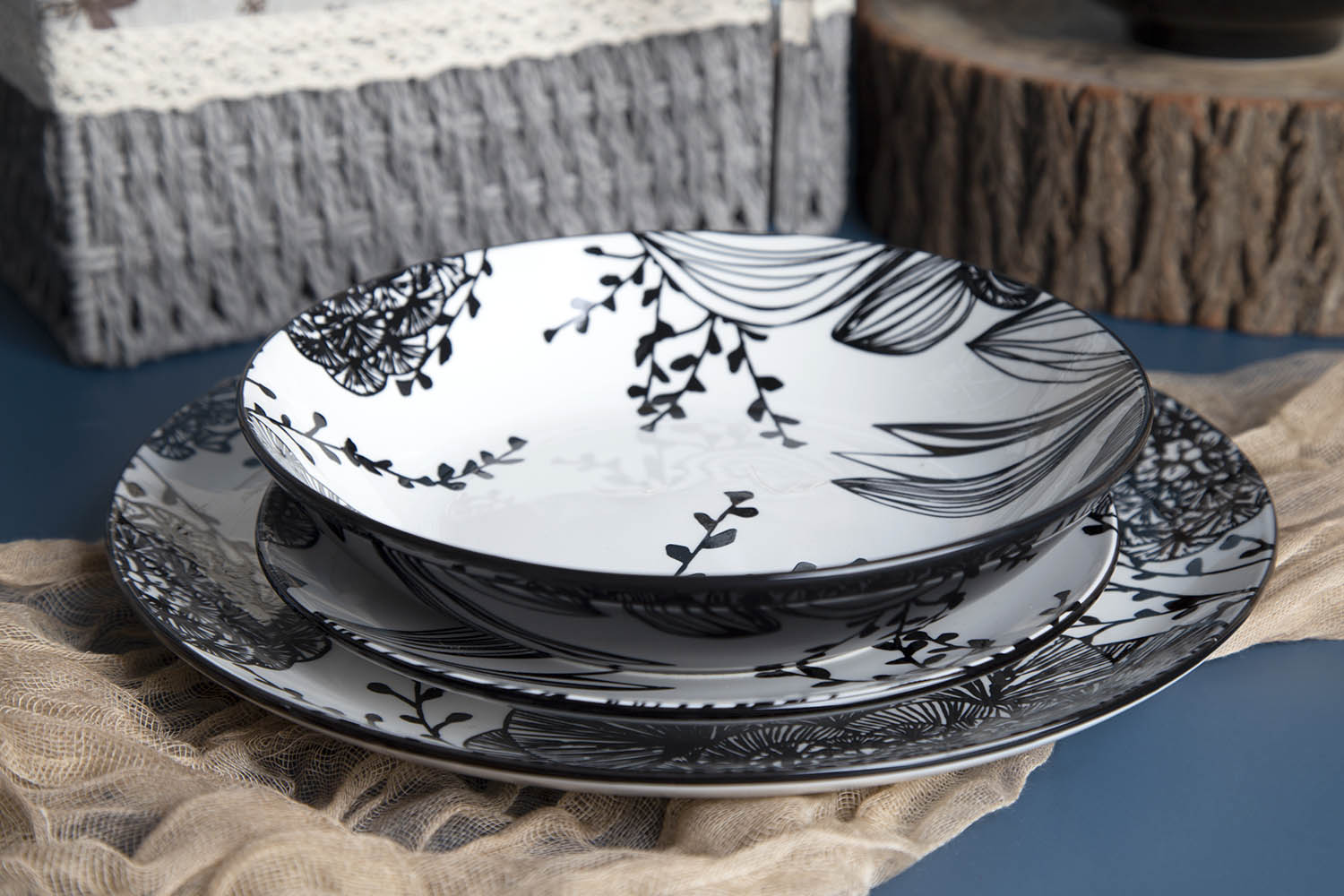 CHANGSHA HAPPY GO White Porcelain Printed Floral Pattern Dinnerware Set |happygodinnerware.com
