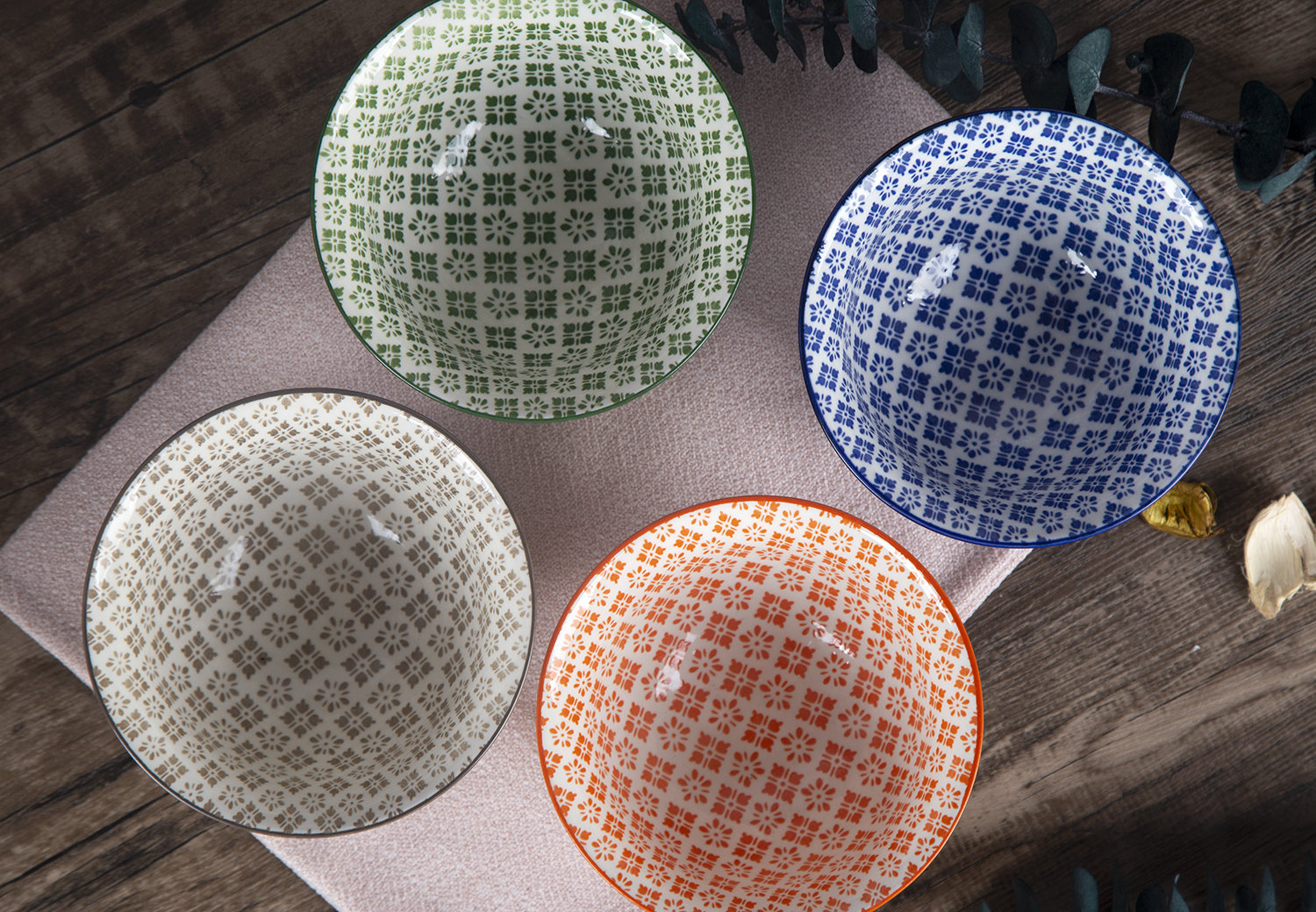 CHANGSHA HAPPY GO Stoneware Printed Bowls with Footed Base and Small Reverse Lip | happygodinnerware.com