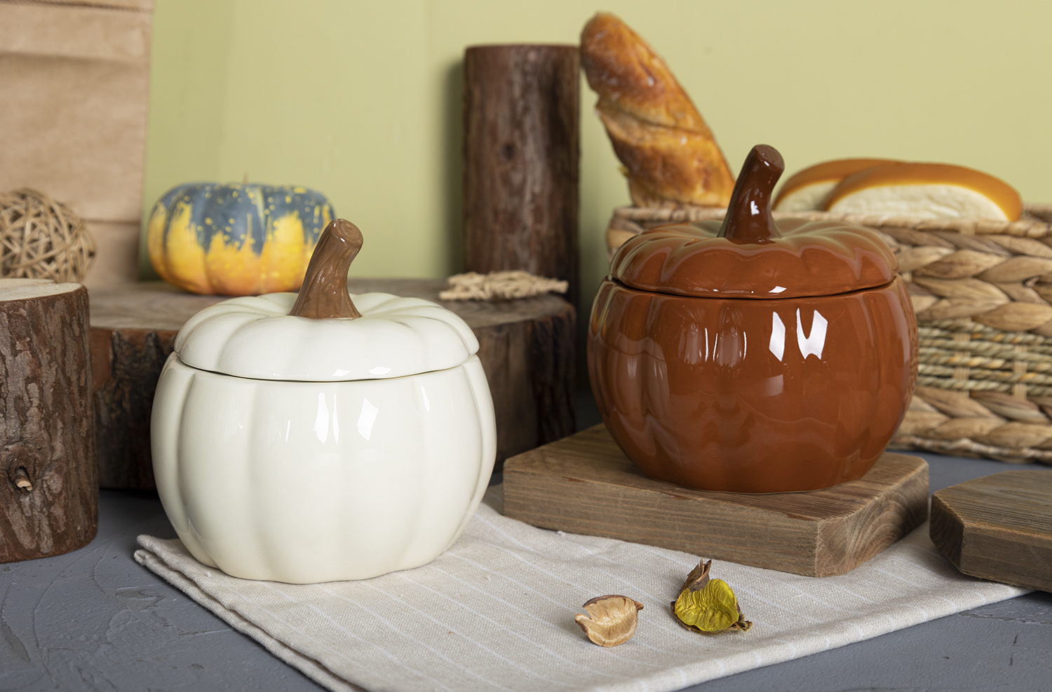CHANGSHA HAPPY GO Colorful Glazed Embossed Ceramic Pumpkin Jar Collection – Autumn Candy Dish Set in Green, Brown, Orange and Cream |happygodinnerware.com