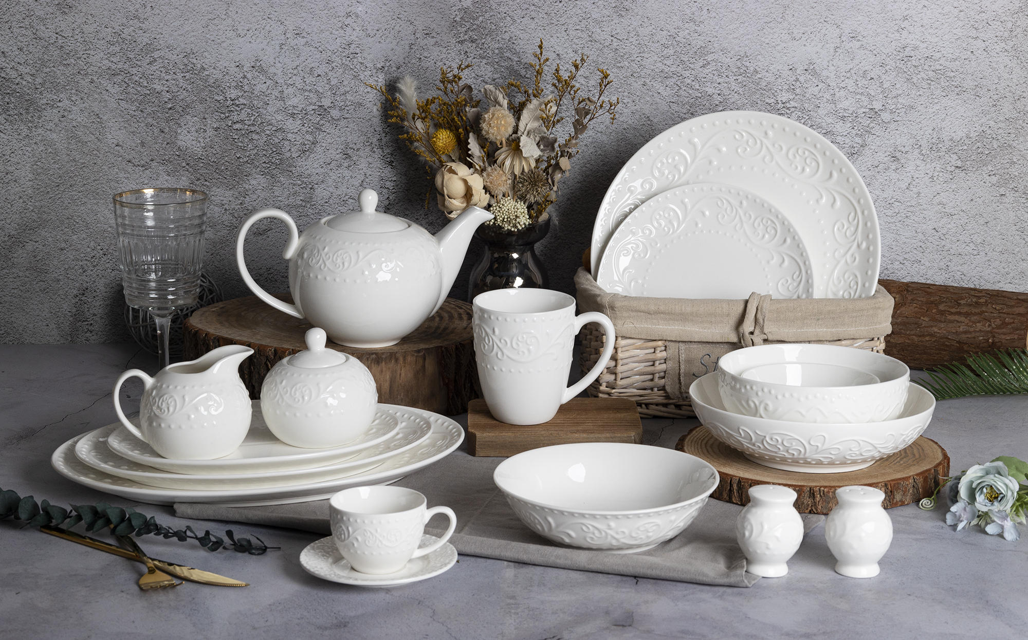 CHANGSHA HAPPY GO New Bone China European Floral Embossed Dinnerware | happygodinnerware.com