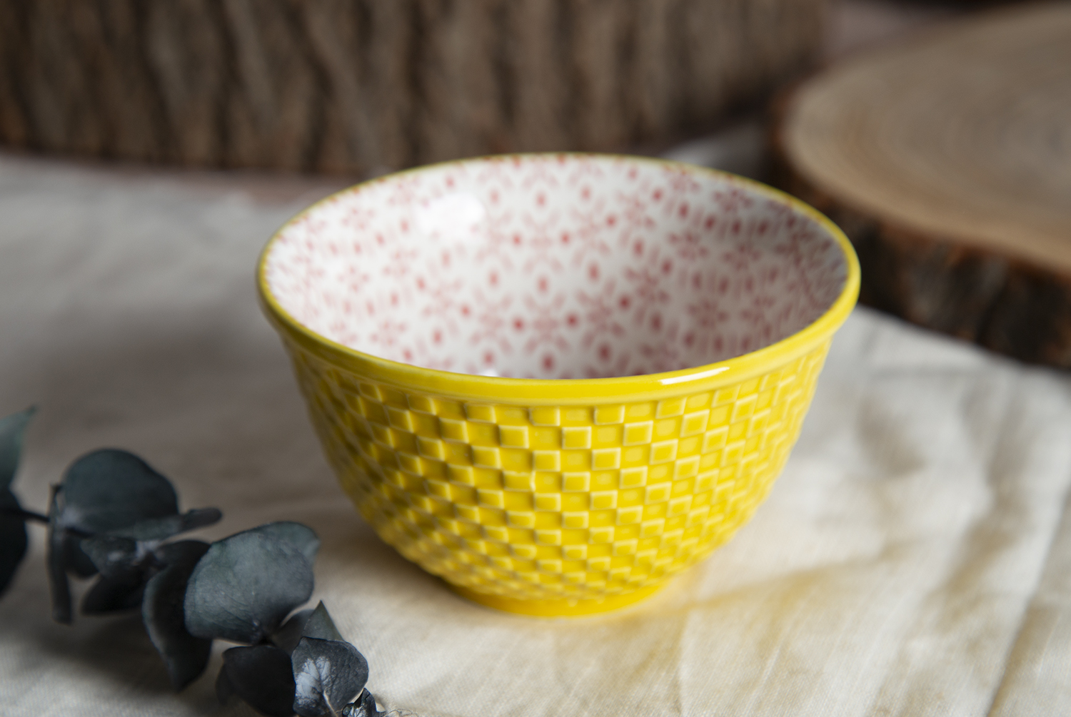 CHANGSHA HAPPY GO Grid Pattern Embossed Stoneware Bowls with Color Glaze and Floral Print | happygodinnerware.com