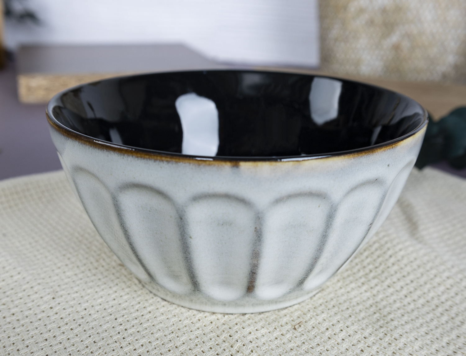 CHANGSHA HAPPY GO  Elegant Embossed Fine Bone China Bowl and Tumbler Set with Reactive Glaze Finish for Versatile Dining and Serving |Dopamine Series Ceramics  |happygodinnerware.com