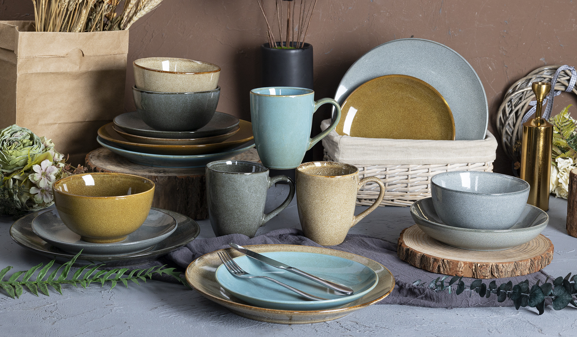 CHANGSHA HAPPY GO Reactive Glaze Stoneware Dining Set in Sky Teal and Dune Beige with Nature-Inspired Tonal Contrast |happygodinnerware.com