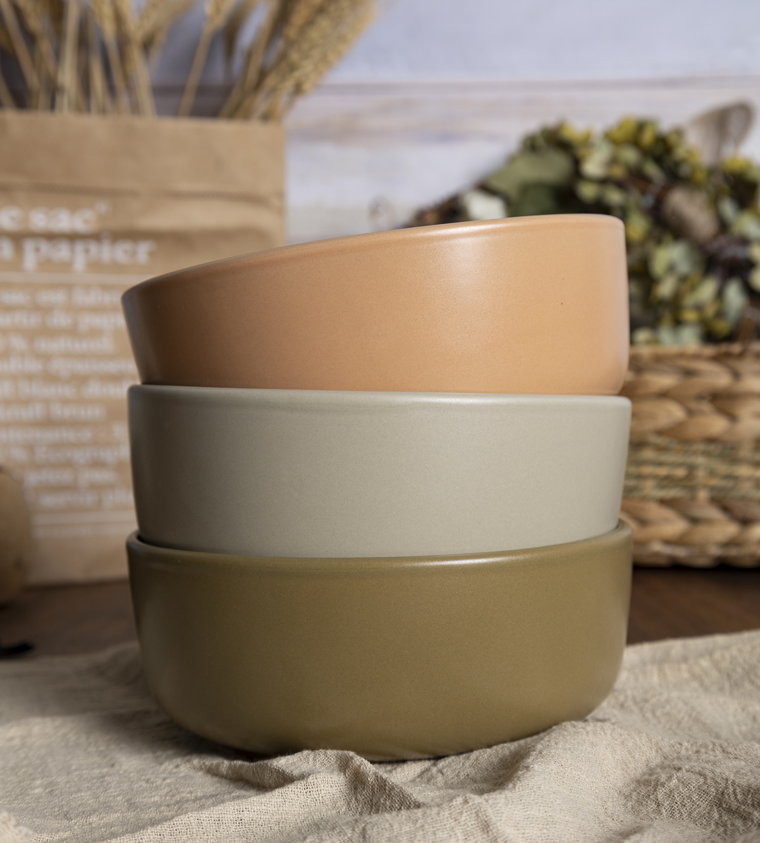 CHANGSHA HAPPY GO  Nordic-Inspired Solid Color Glazed Stoneware Tableware Set in Warm Neutral Shades |happygodinnerware.com