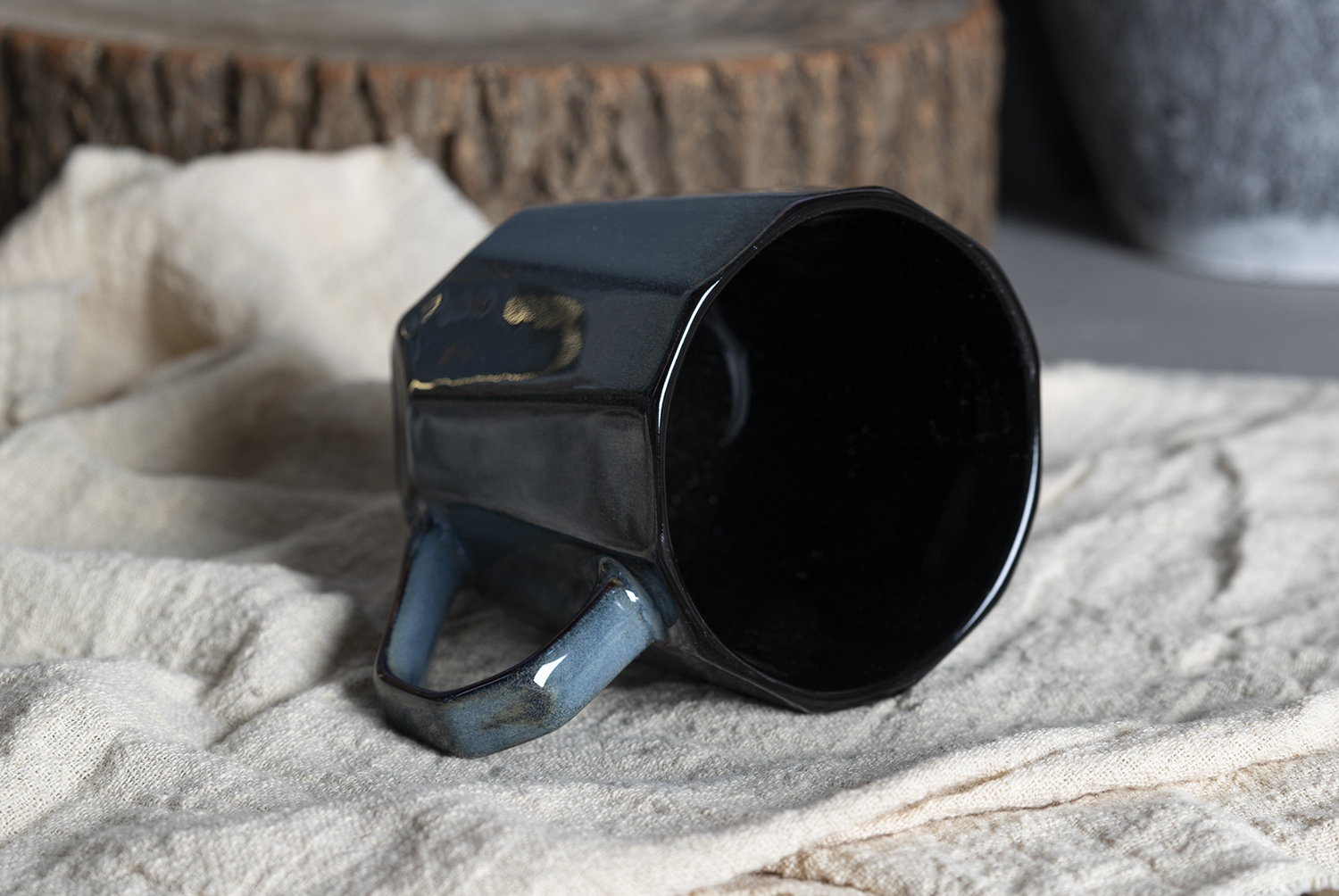 CHANGSHA HAPPY GO Modern Geometric Faceted Ceramic Mug Set with Reactive Glaze and Diamond-Cut Design |happygodinnerware.com