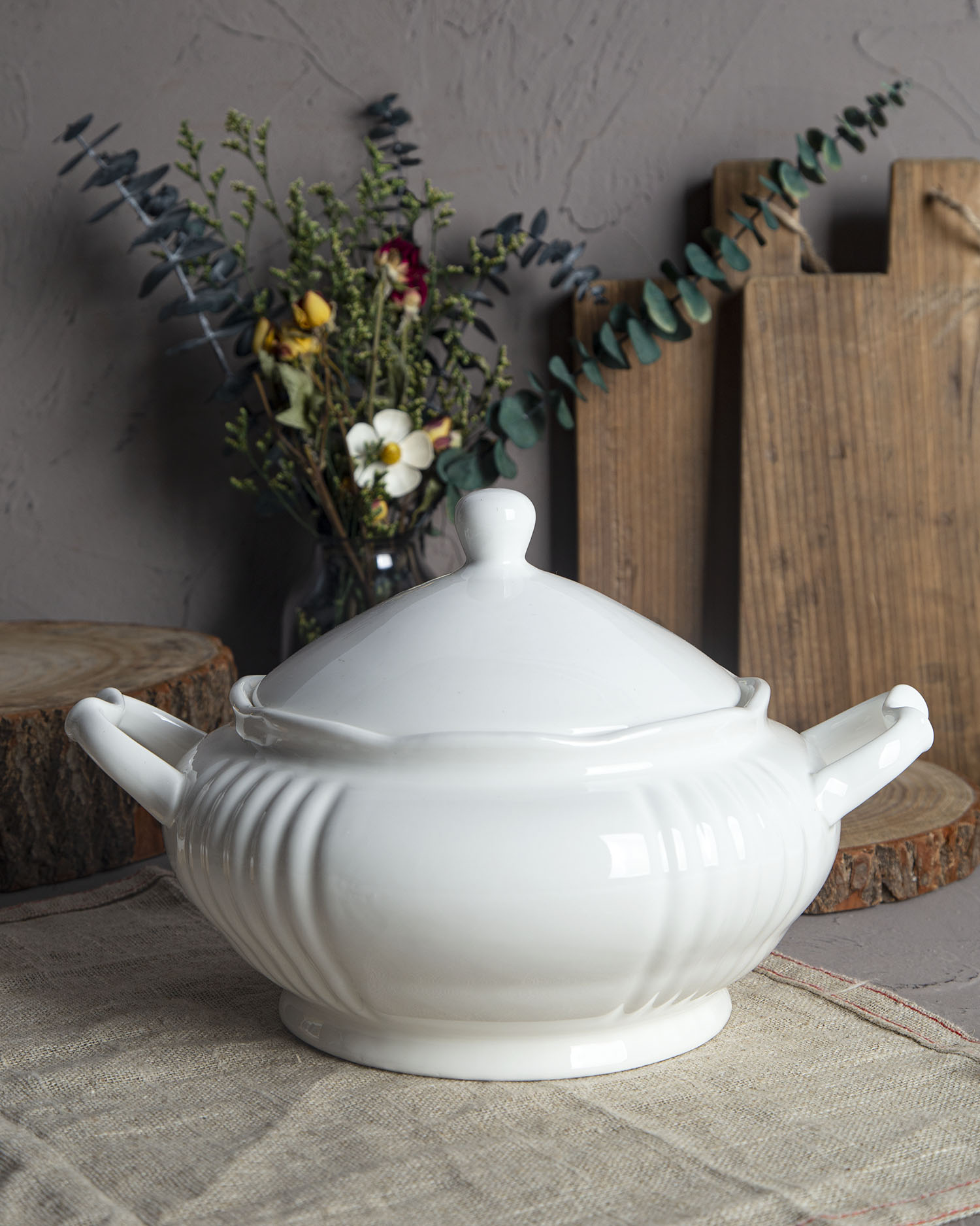 CHANGSHA HAPPY GO Vertical Striped Embossed New Bone China Collection | happygodinnerware.com