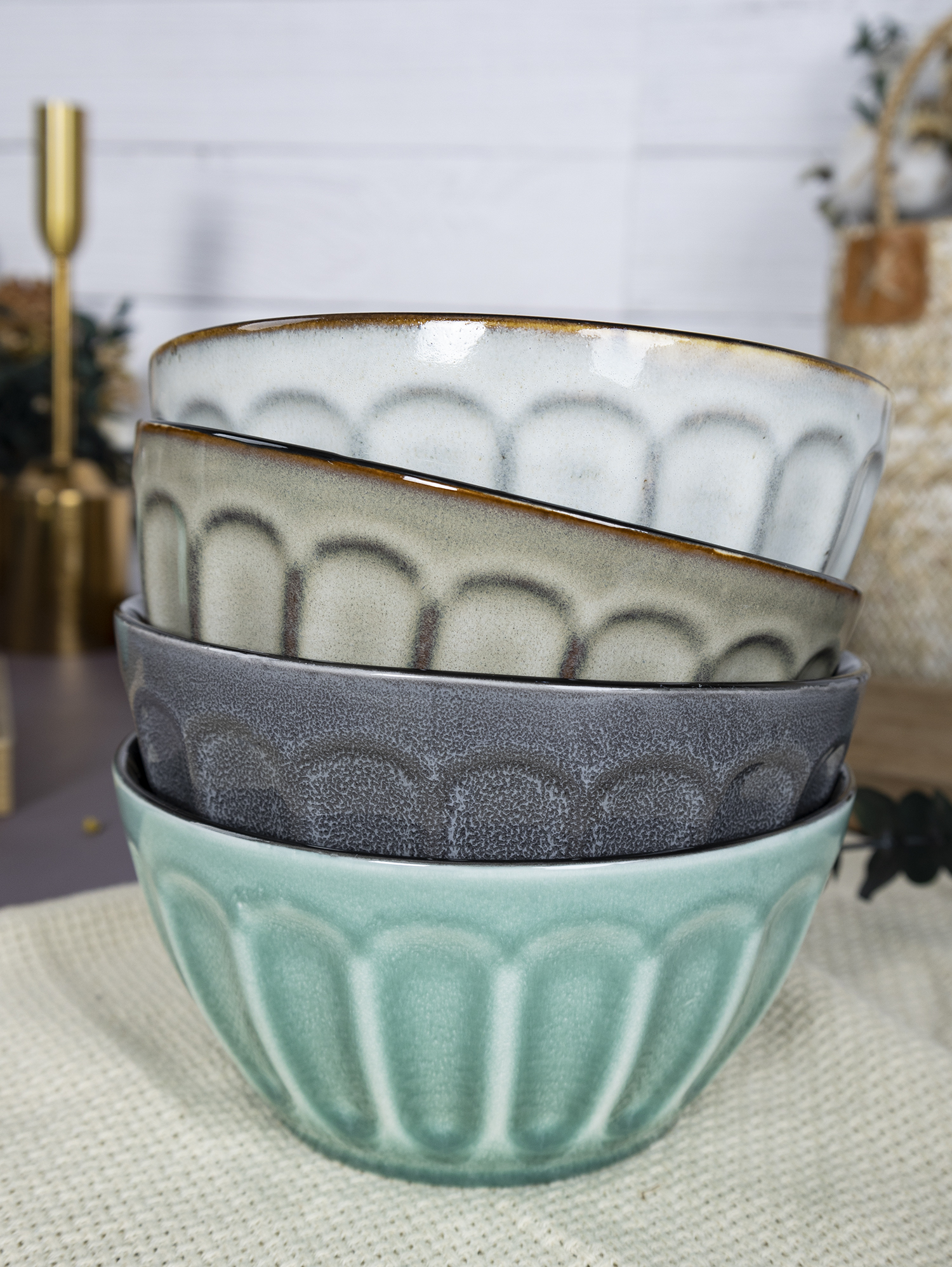 CHANGSHA HAPPY GO  Elegant Embossed Fine Bone China Bowl and Tumbler Set with Reactive Glaze Finish for Versatile Dining and Serving |Dopamine Series Ceramics  |happygodinnerware.com