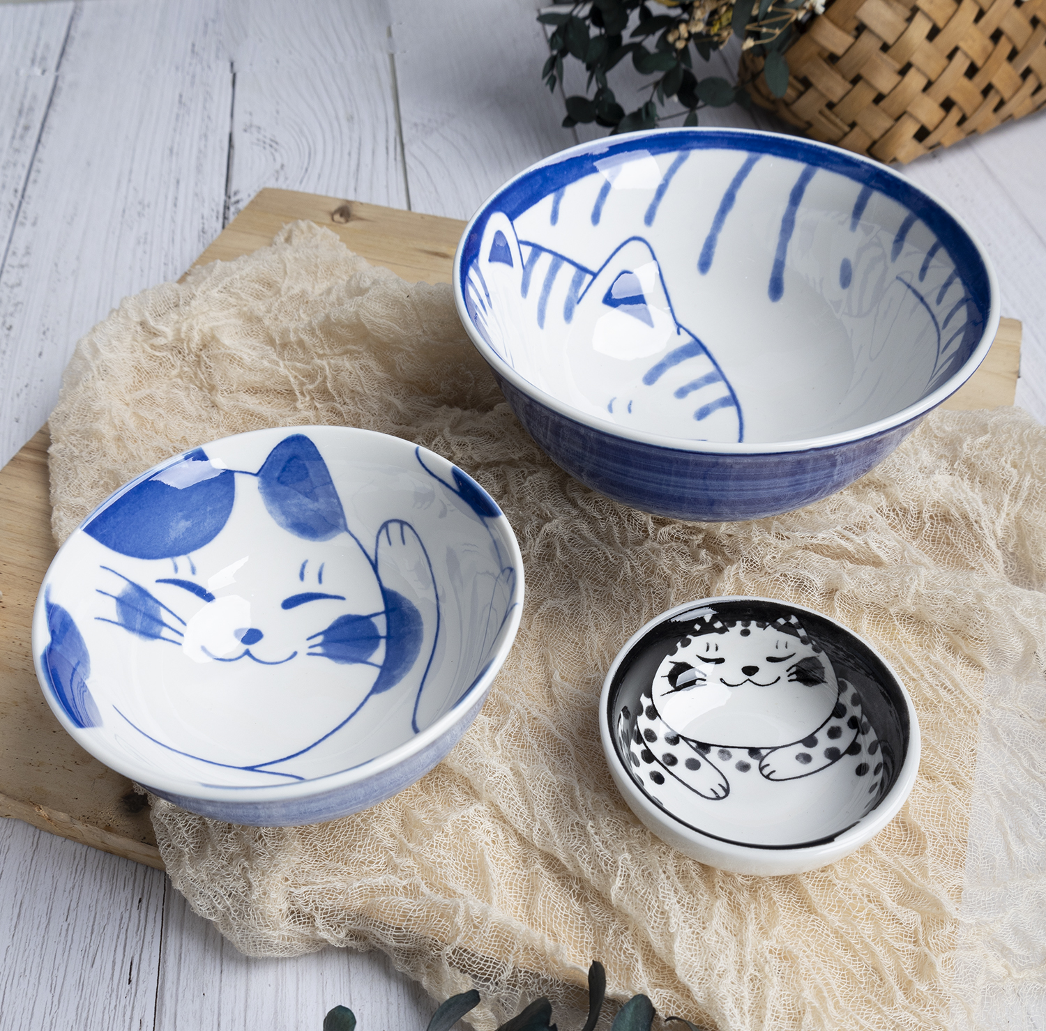 CHANGSHA HAPPY GO Colorful Country Style Printed White Porcelain Dinnerware Set with Pastoral Flower and Stripe Designs  |happygodinnerware.com