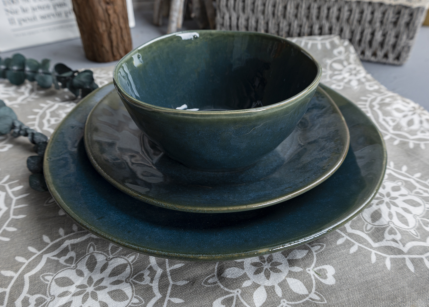 CHANGSHA HAPPY GO  Handcrafted Stoneware Dinnerware Set with Embossed Reactive Glaze in Natural Pastel Tones|happygodinnerware.com