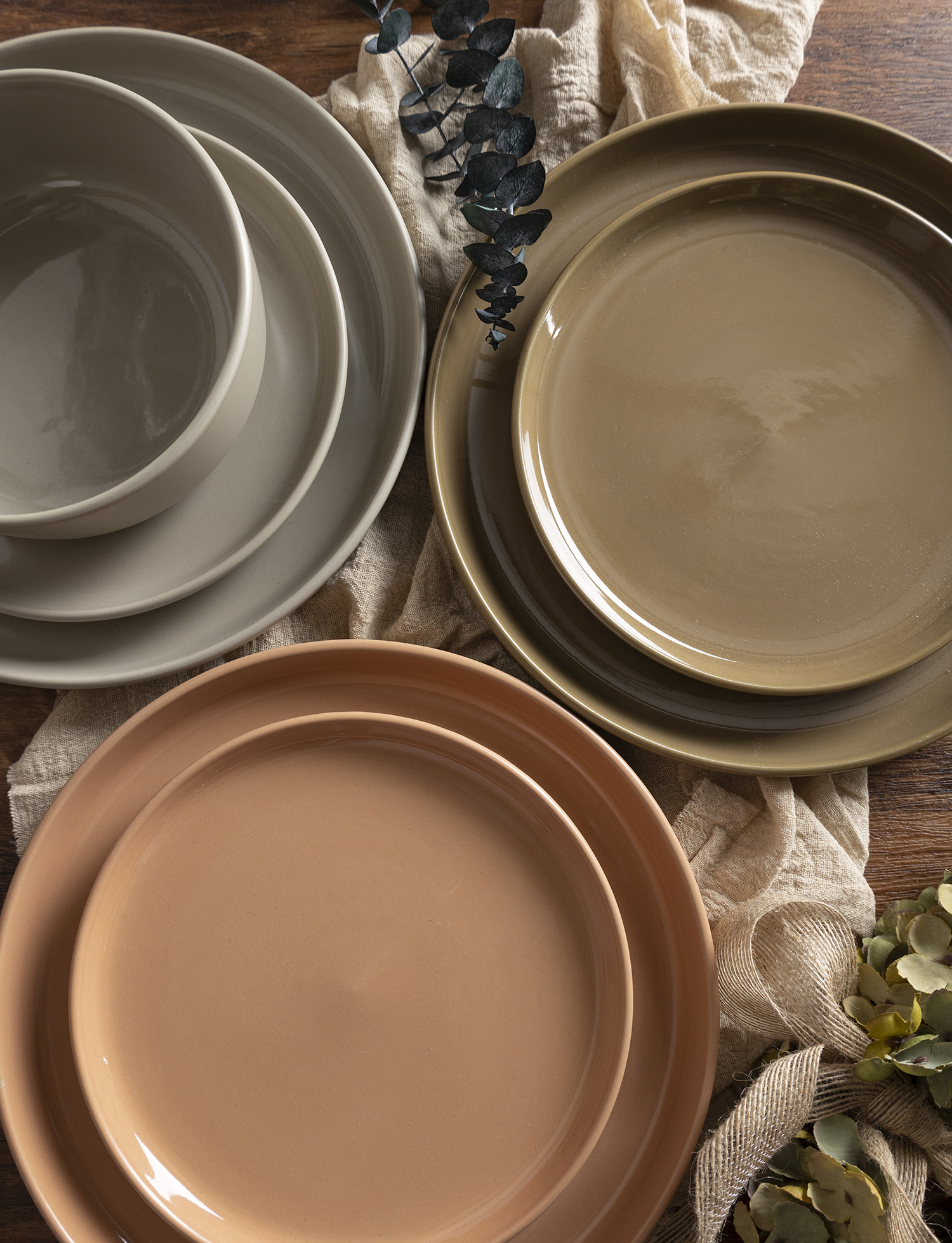 CHANGSHA HAPPY GO  Nordic-Inspired Solid Color Glazed Stoneware Tableware Set in Warm Neutral Shades |happygodinnerware.com