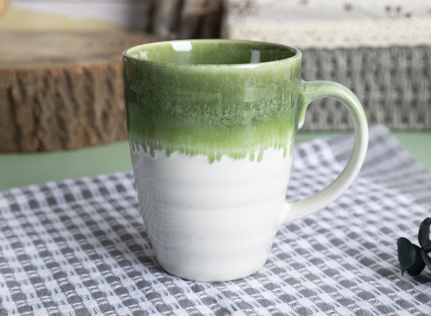 CHANGSHA HAPPY GO  Handcrafted Reactive Glaze Stoneware Dinner Set in Forest Green with Matte Gradient Finish |Dopamine Series Ceramics  |happygodinnerware.com