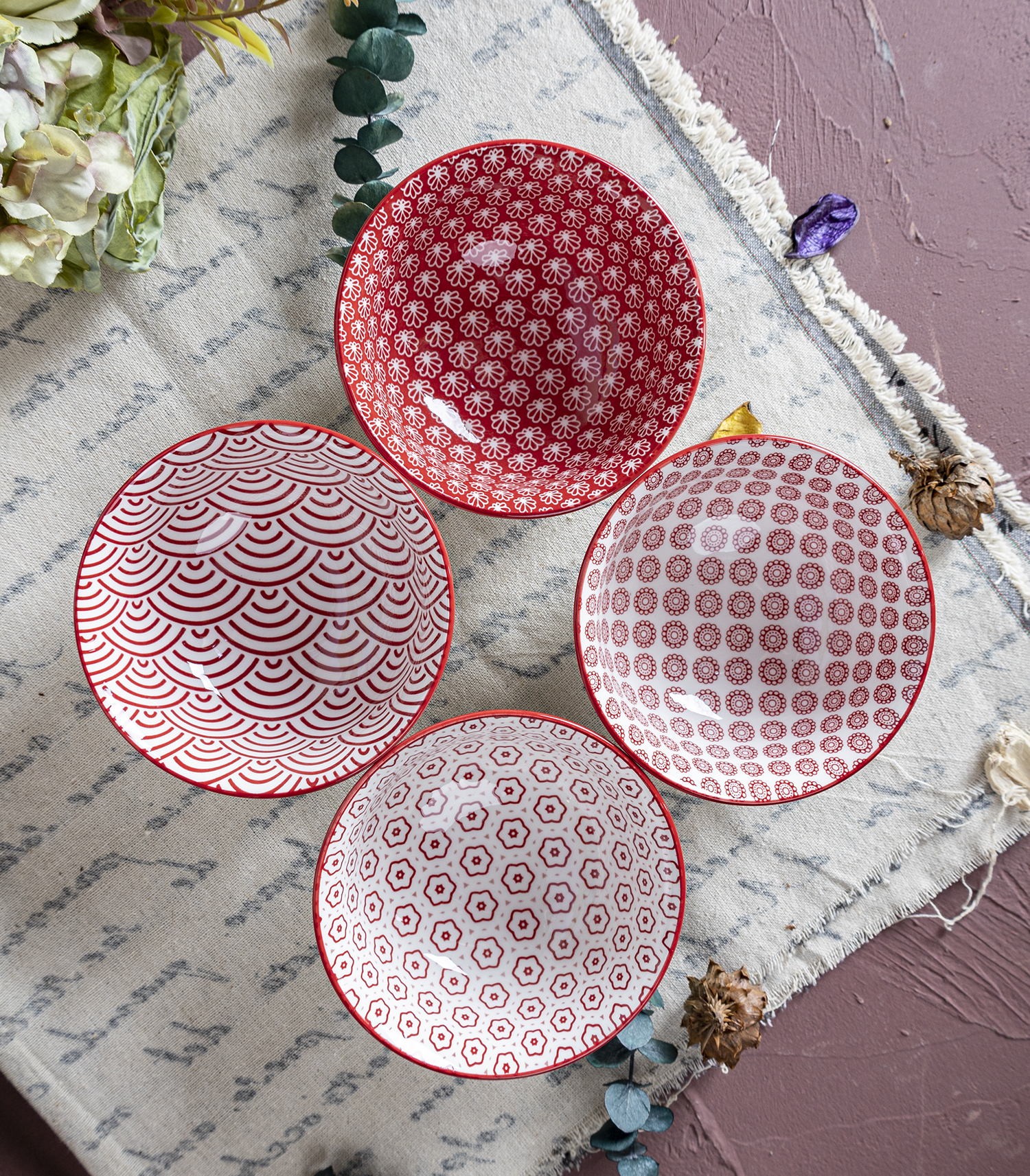 CHANGSHA HAPPY GO Embossed Porcelain Bowl Set with Multi-Patterned Colorful Interiors and Pineapple Texture |happygodinnerware.com