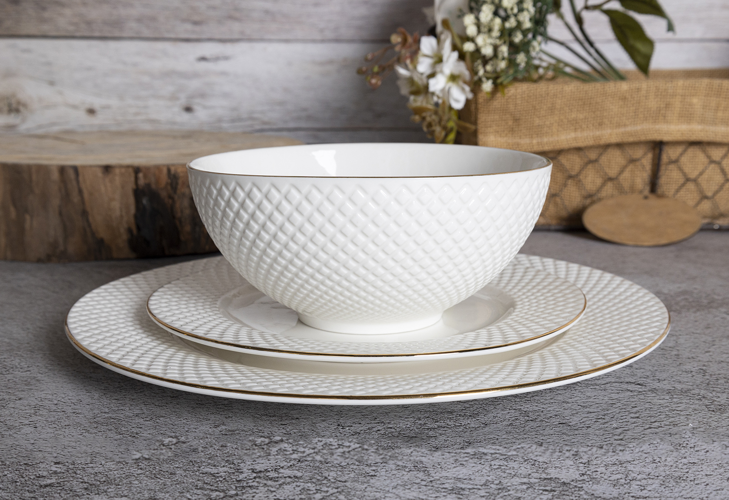 CHANGSHA HAPPY GO Gold-Trimmed, Diamond-Embossed New Bone China Collection | happygodinnerware.com