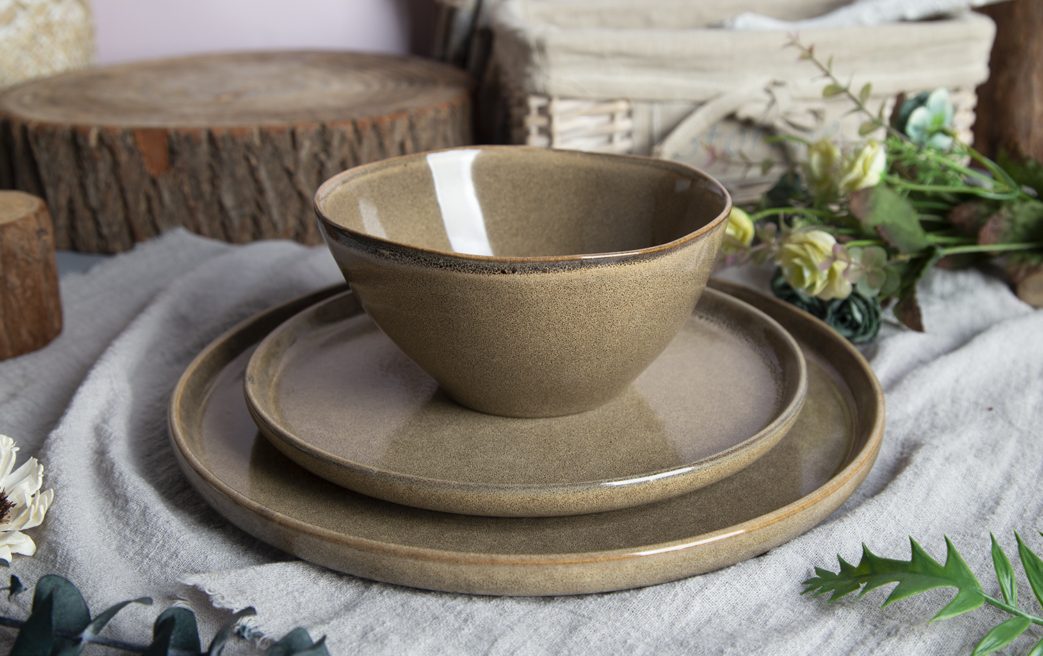 CHANGSHA HAPPY GO Embossed Green & Brown Reactive Stoneware Collection |happygodinnerware.com
