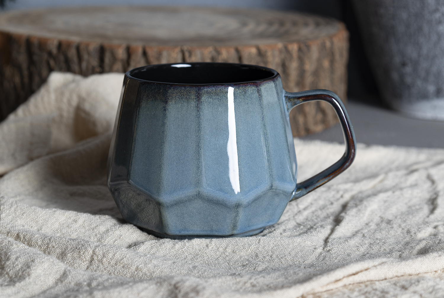 CHANGSHA HAPPY GO Modern Geometric Faceted Ceramic Mug Set with Reactive Glaze and Diamond-Cut Design |happygodinnerware.com