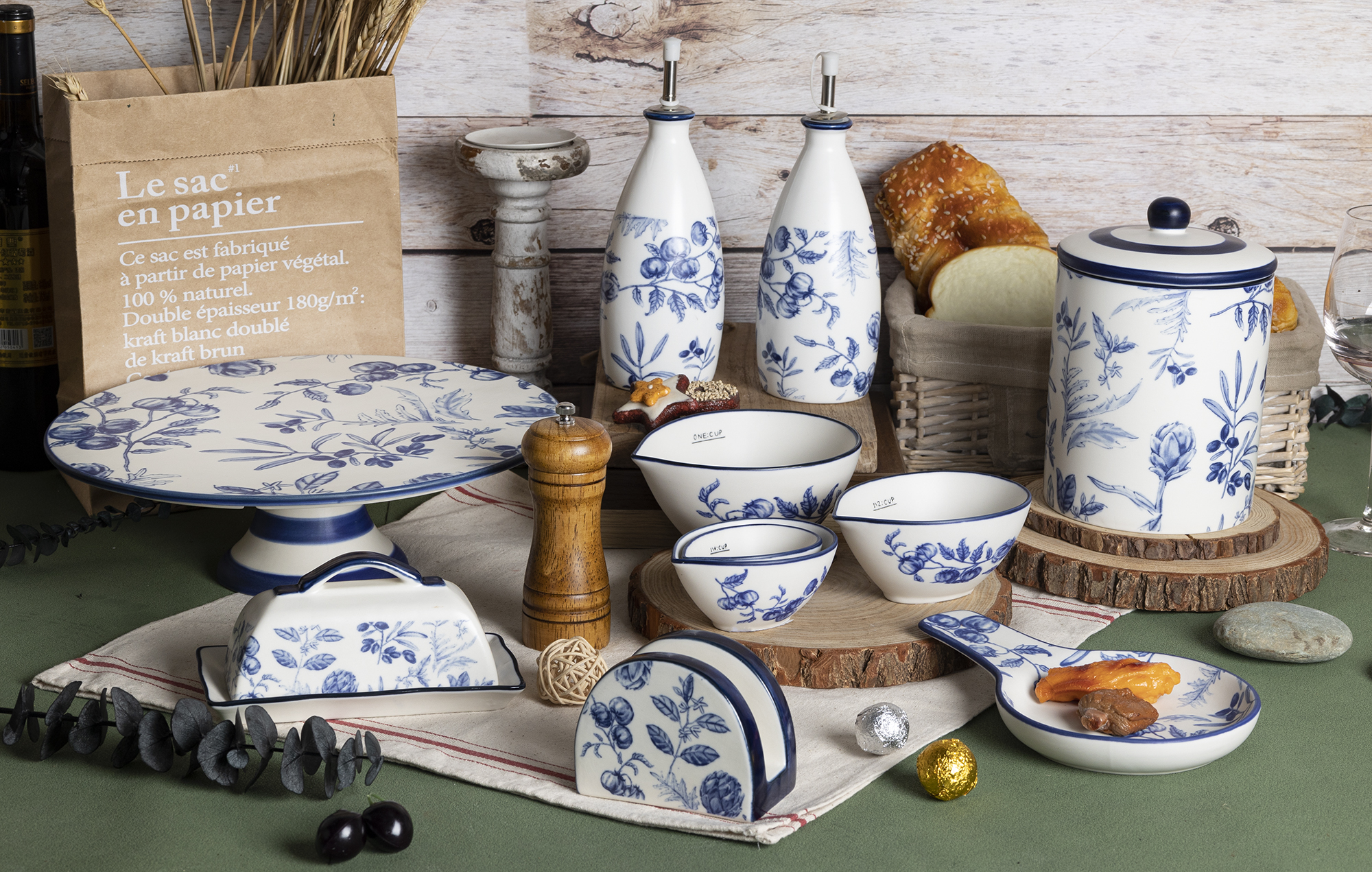 CHANGSHA HAPPY GO Mediterranean Mosaic Pattern Stoneware Dinnerware Set with Colorful Interior Decals |happygodinnerware.com