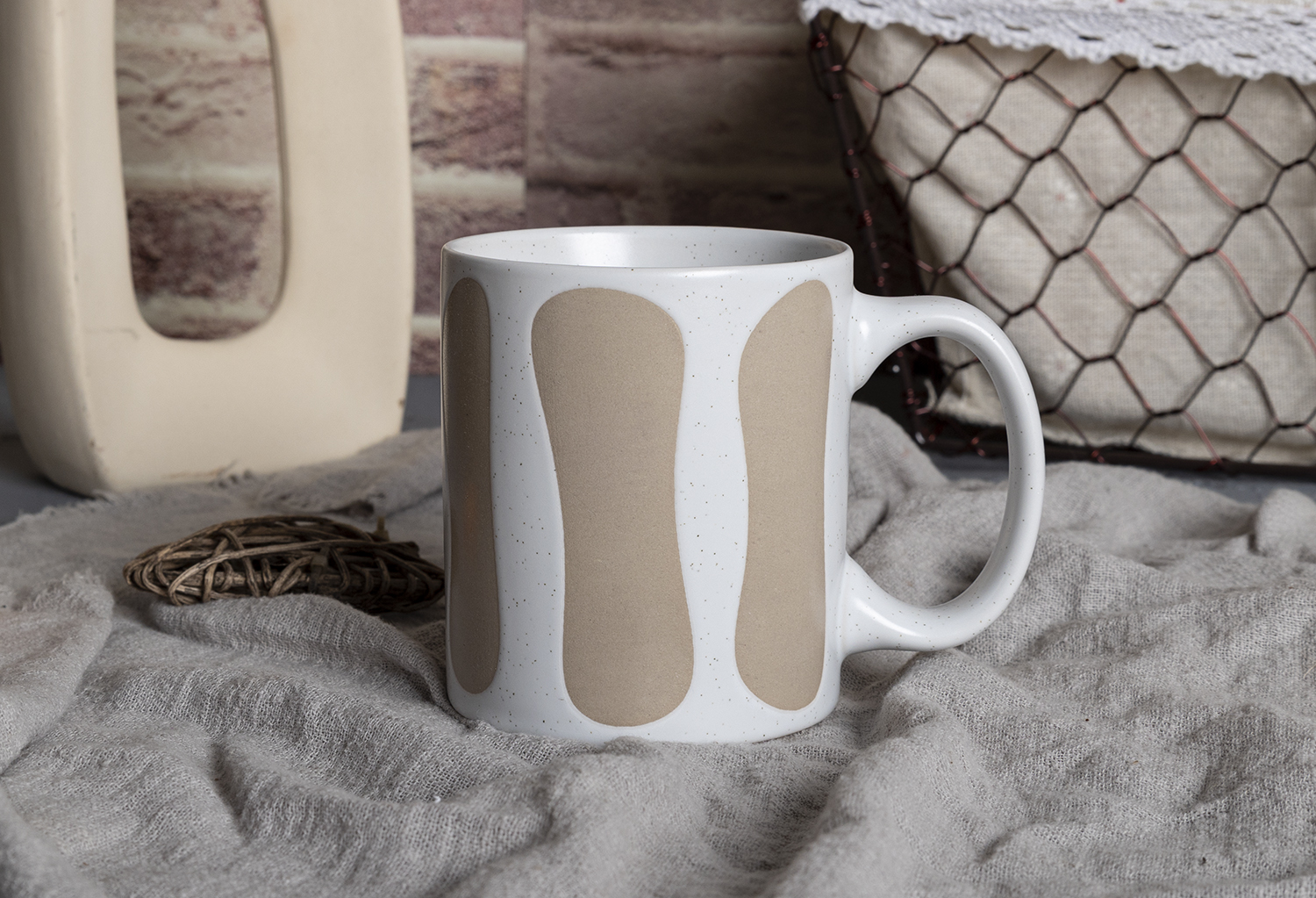 ​CHANGSHA HAPPY GO  Matte White Stoneware Coffee Mug Set with Minimalist Geometric Silkscreen   |happygodinnerware.com