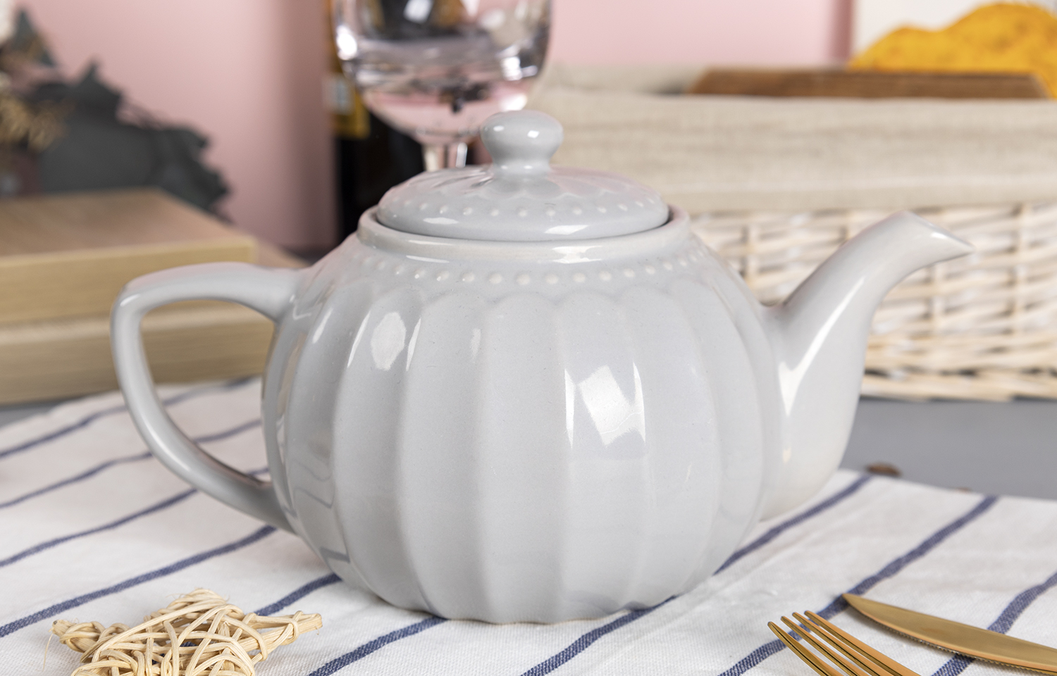 CHANGSHA HAPPY GO  Gray Embossed Stoneware British Afternoon Tea and Dinnerware Set with Minimalist Design  |happygodinnerware.com